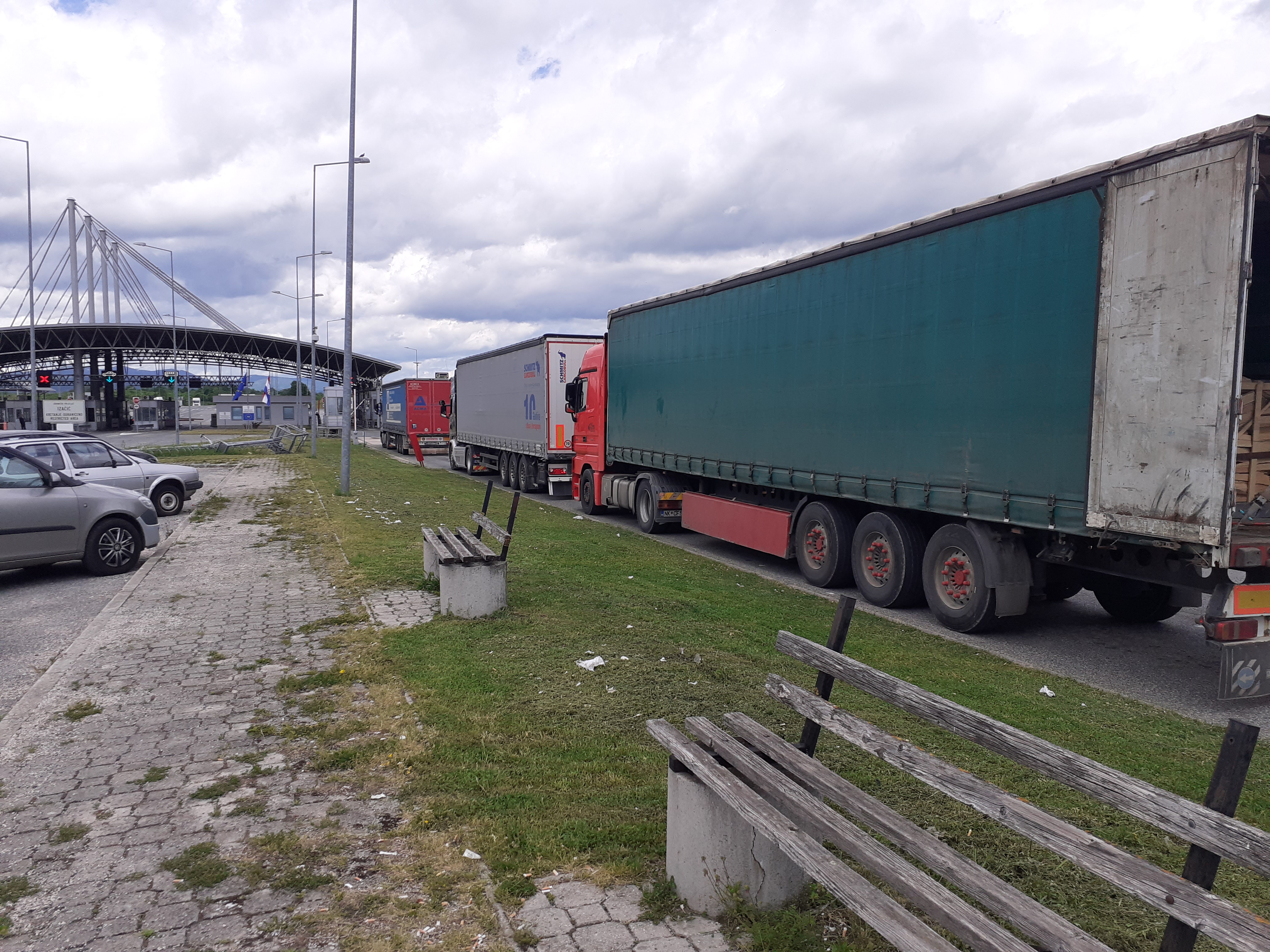 BiH: Gužve na Izačiću zbog odluke Hrvatske o zabrani za teške kamione na pet GP-a