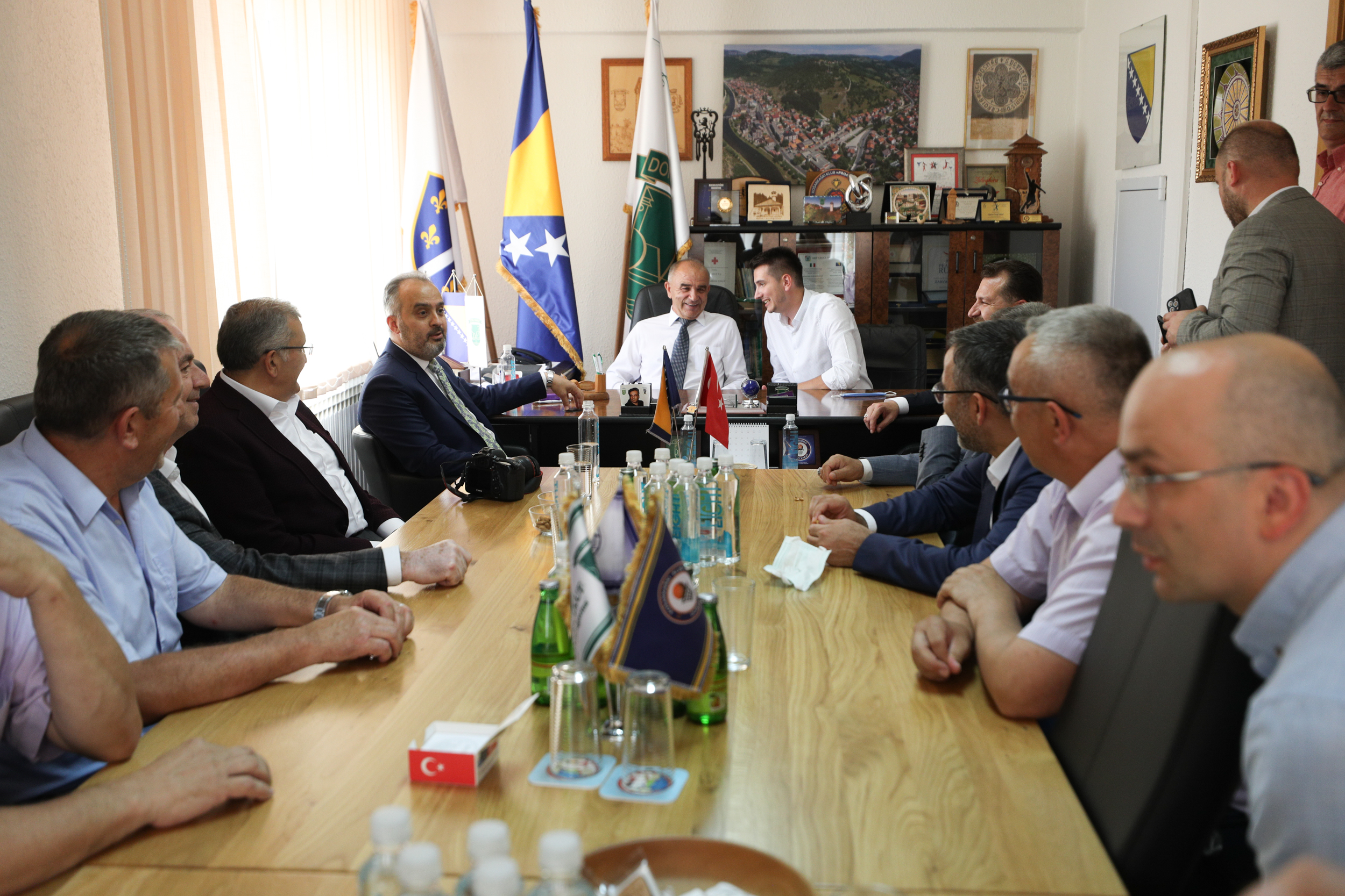 511. Dani Ajvatovice: Građani aplauzom ispratili defile konjanika i orkestar Mehter kroz Donji Vakuf