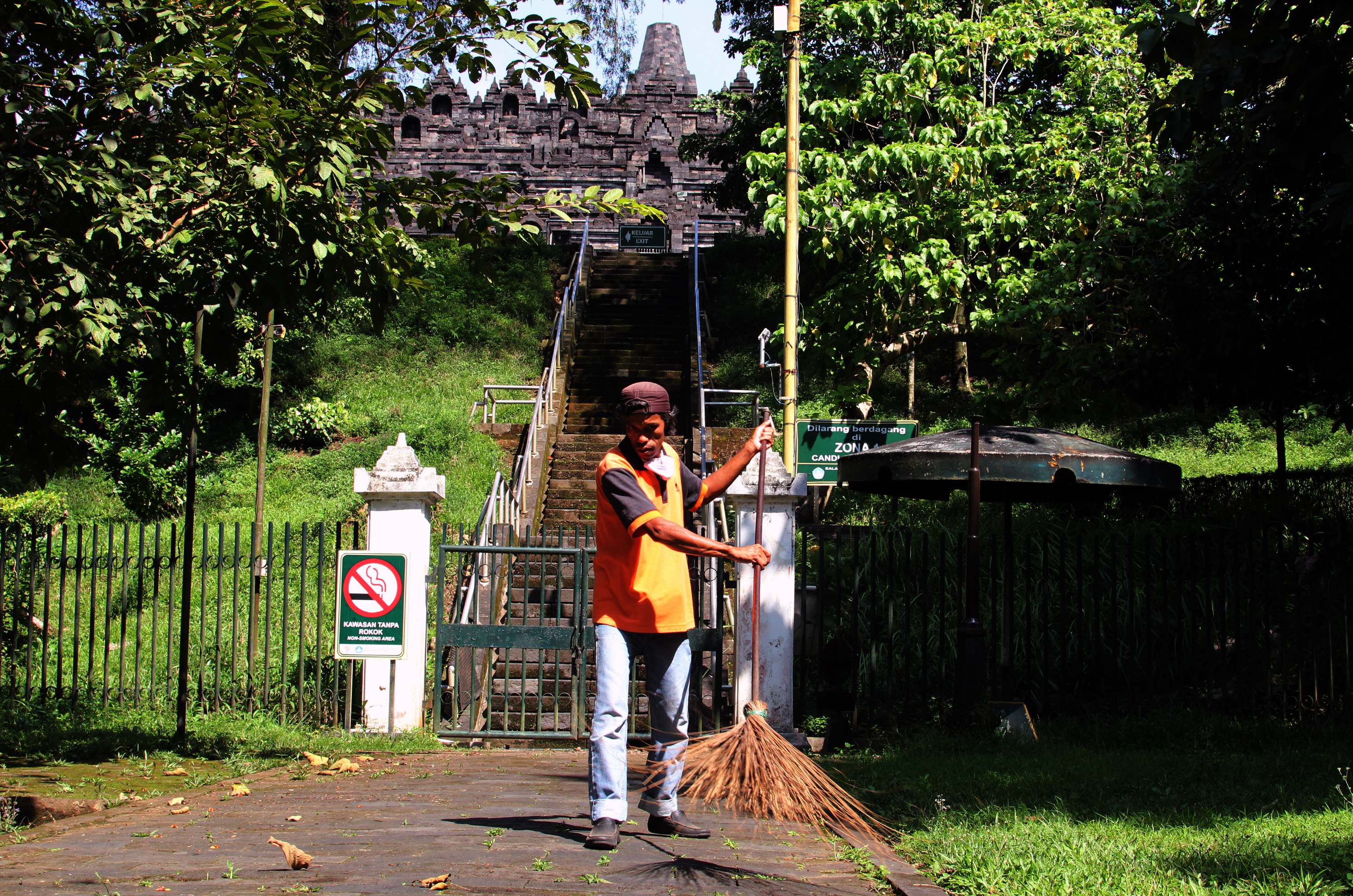 Najveći budistički hram u Indoneziji zatvoren zbog COVID-19