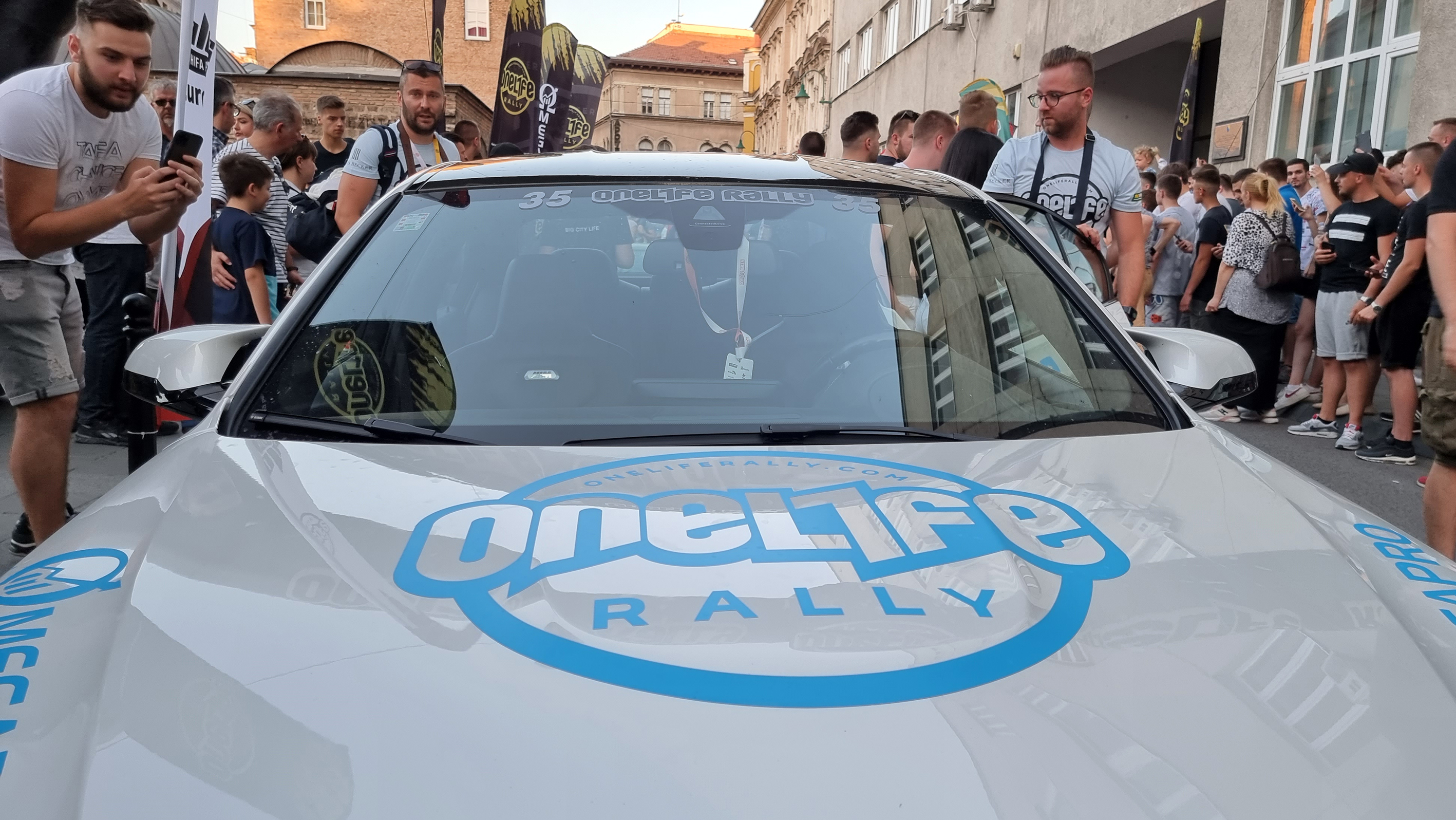 Superluksuzni automobili na ulicama Sarajeva (Anadolija)