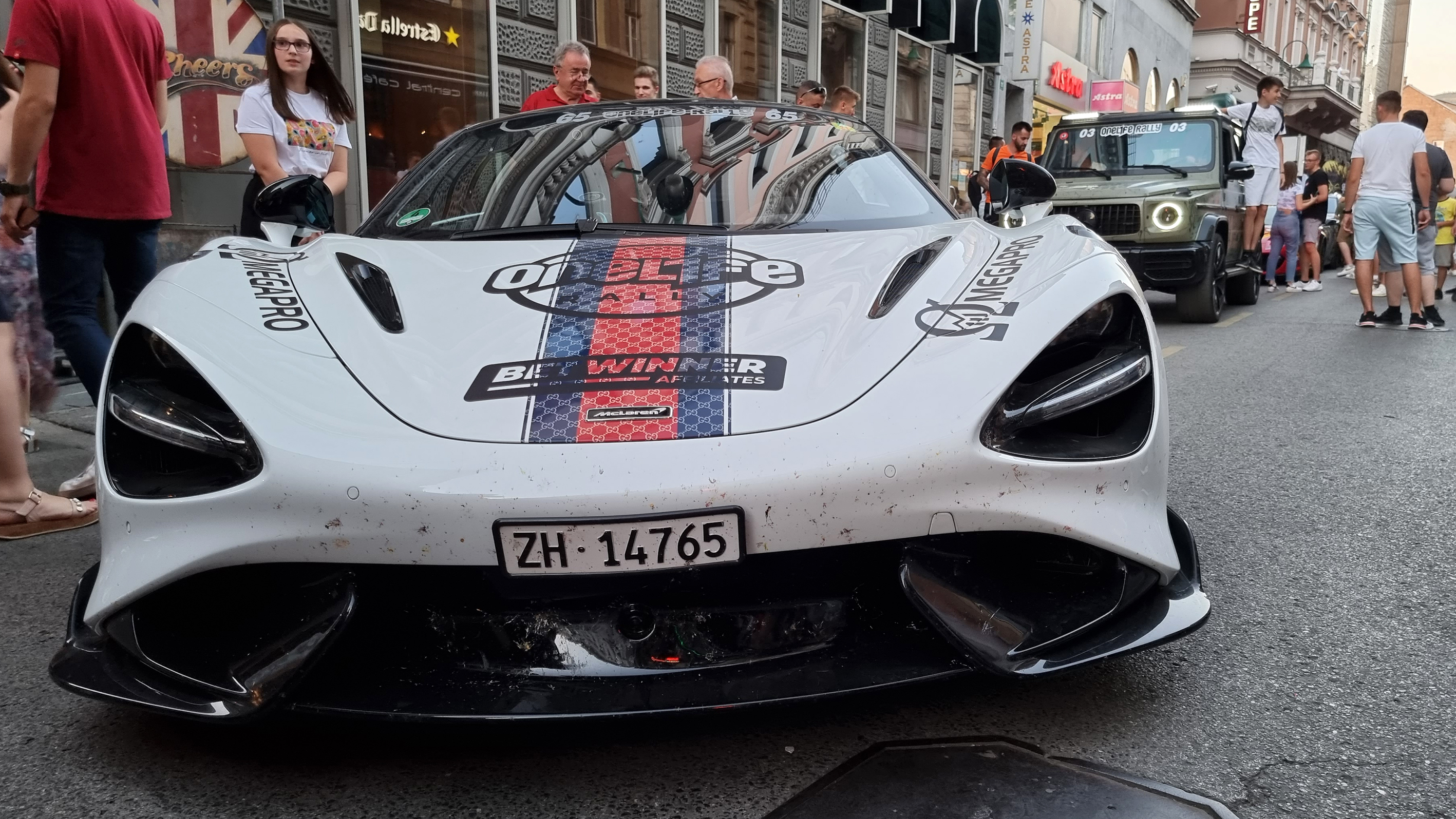 Superluksuzni automobili na ulicama Sarajeva (Anadolija)