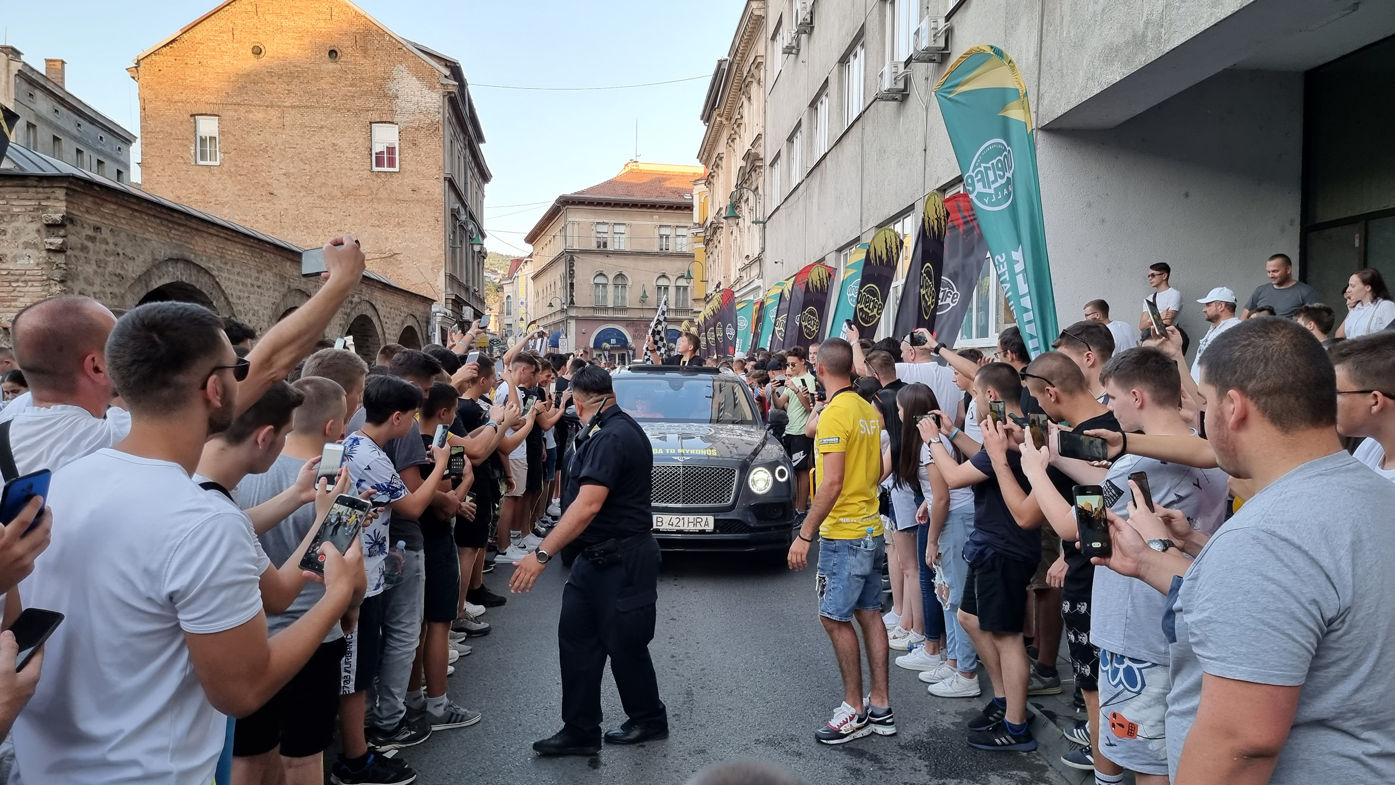 Superluksuzni automobili na ulicama Sarajeva (Anadolija)