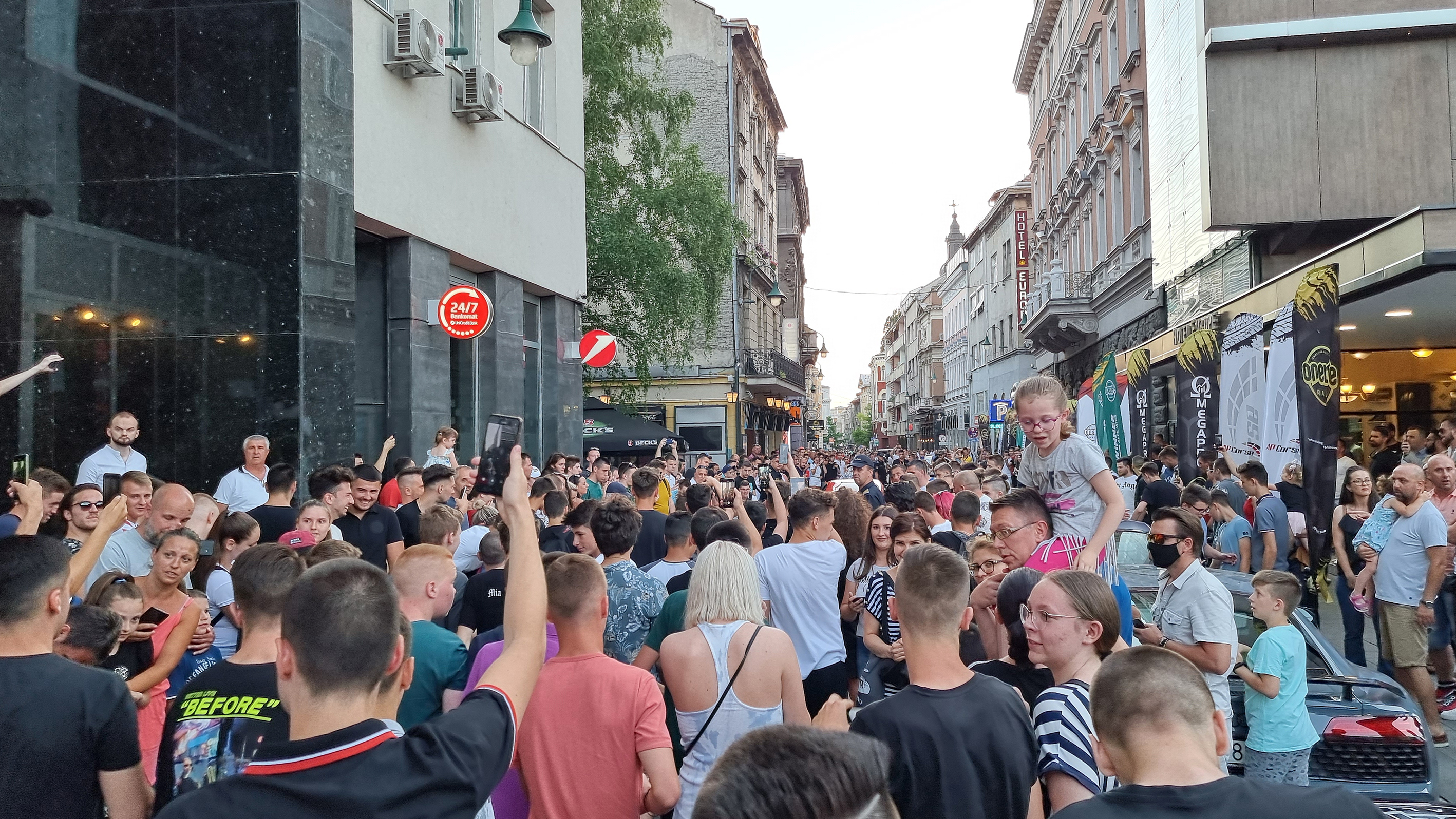 Superluksuzni automobili na ulicama Sarajeva