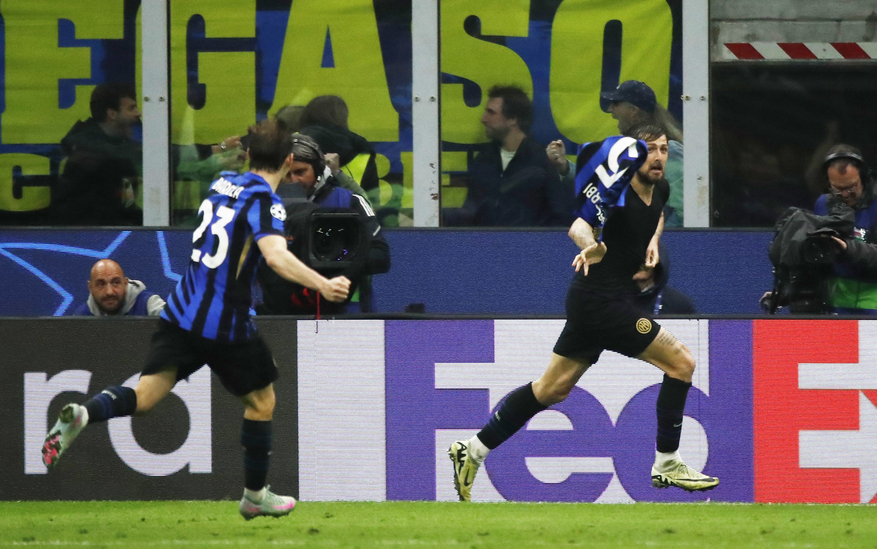 2025-05-06T205706Z_418818210_UP1EL561M74KF_RTRMADP_3_SOCCER-CHAMPIONS-INT-BAR-REPORT (1)