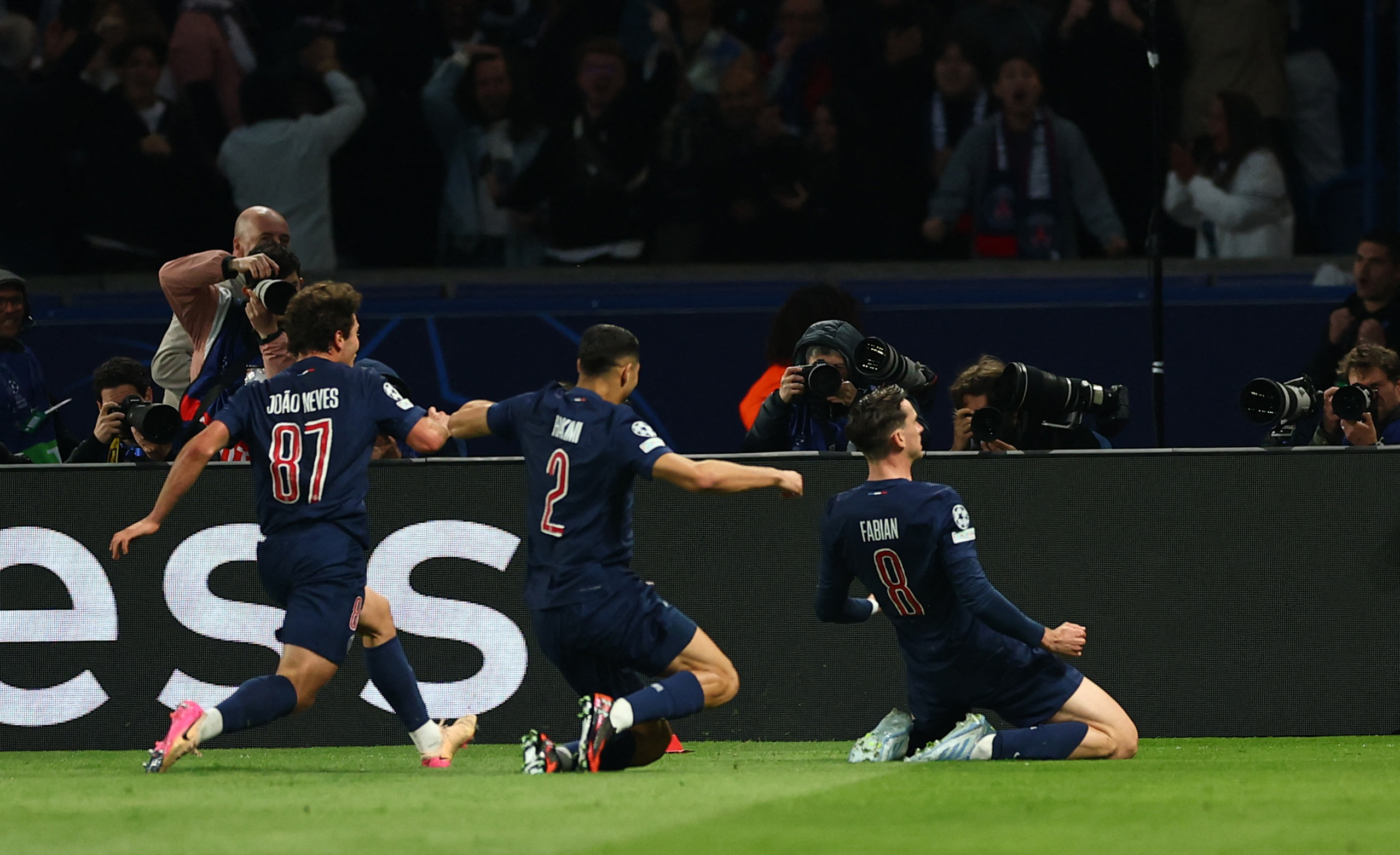 2025-05-07T192952Z_640885031_UP1EL571I5R7B_RTRMADP_3_SOCCER-CHAMPIONS-PSG-ARS-REPORT