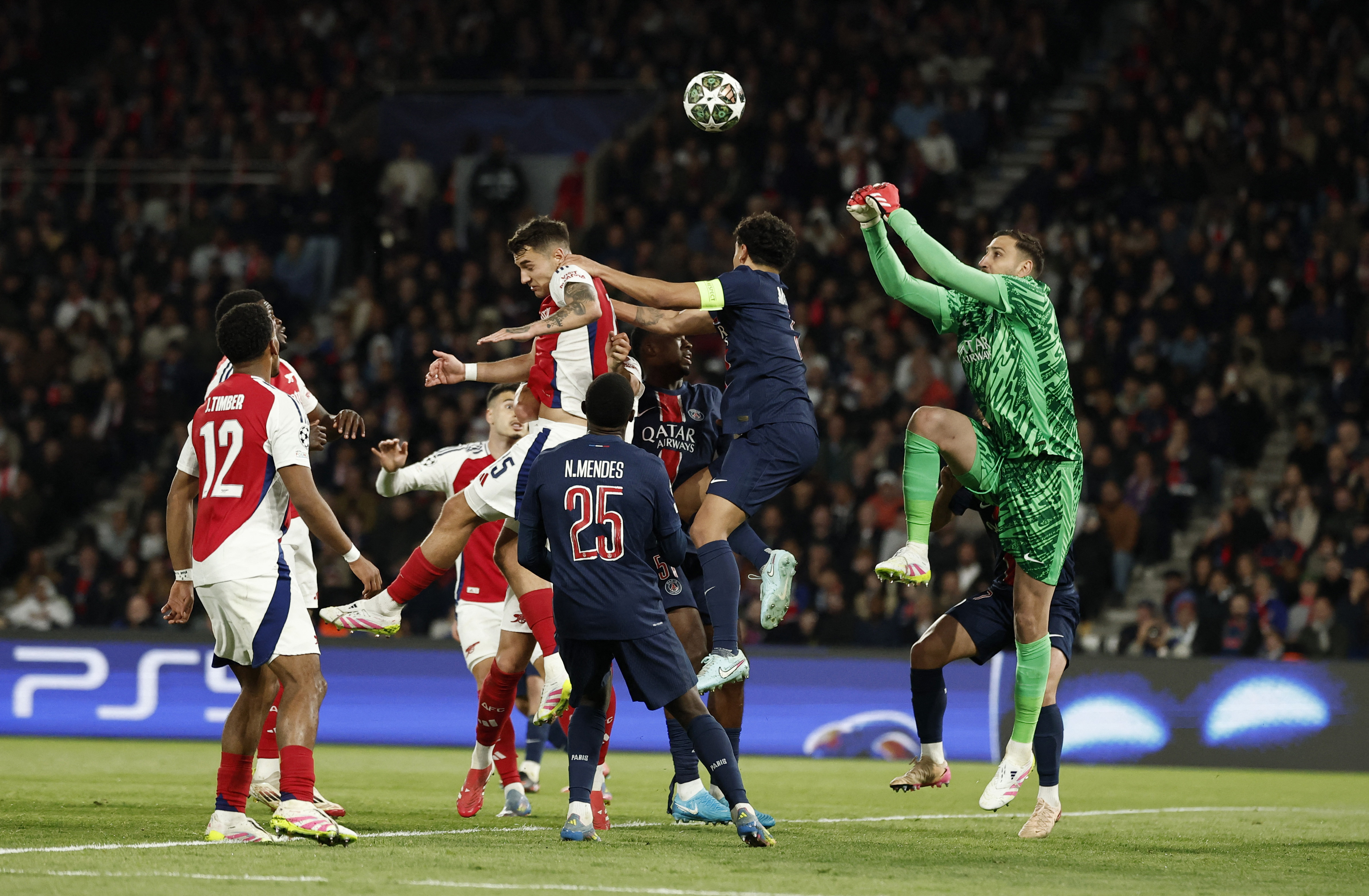 2025-05-07T202122Z_1620673096_UP1EL571KJKAA_RTRMADP_3_SOCCER-CHAMPIONS-PSG-ARS-REPORT