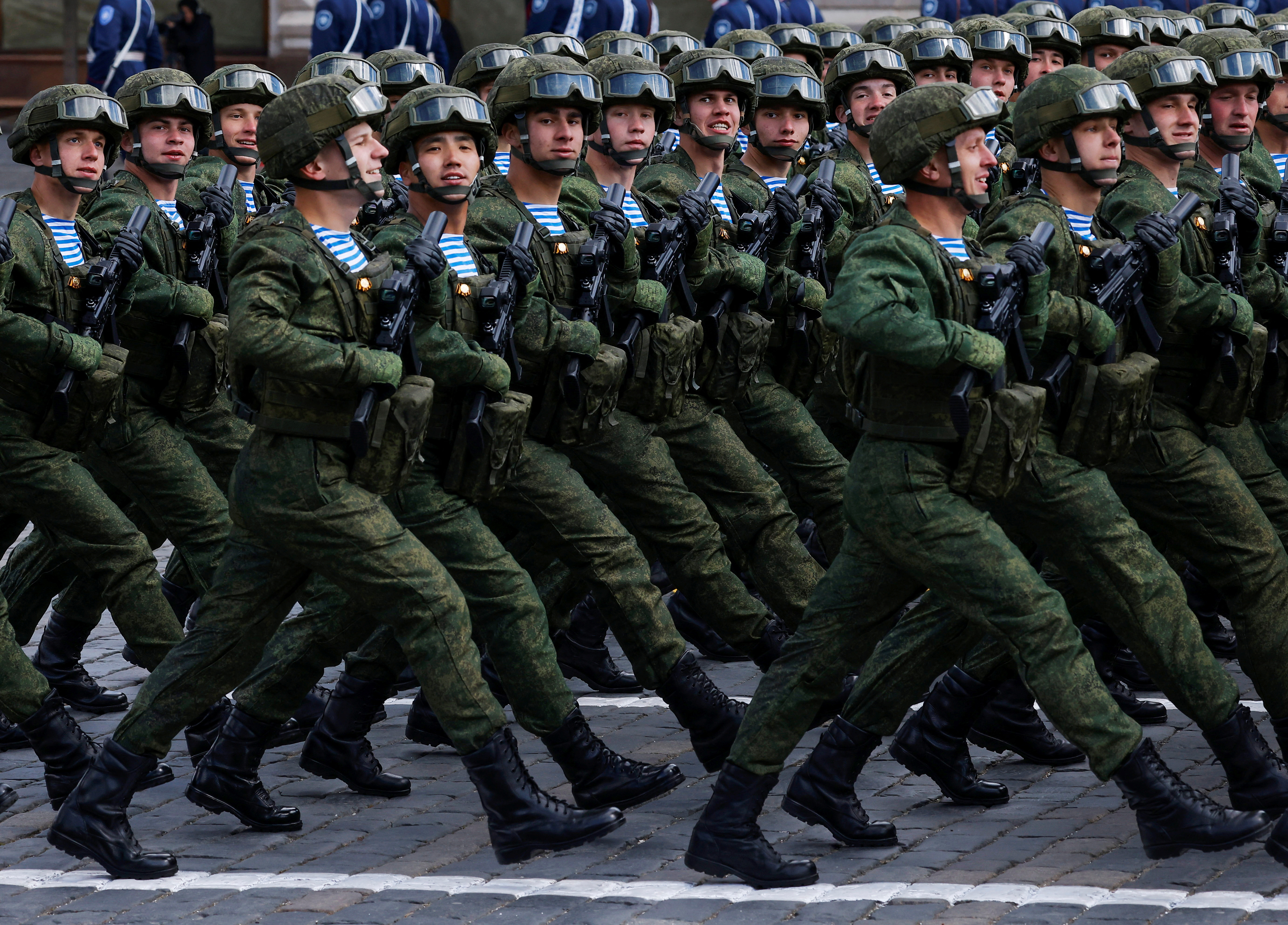 2025-05-09T140750Z_1115878930_RC27EEA735OI_RTRMADP_3_WW2-ANNIVERSARY-RUSSIA-PARADE