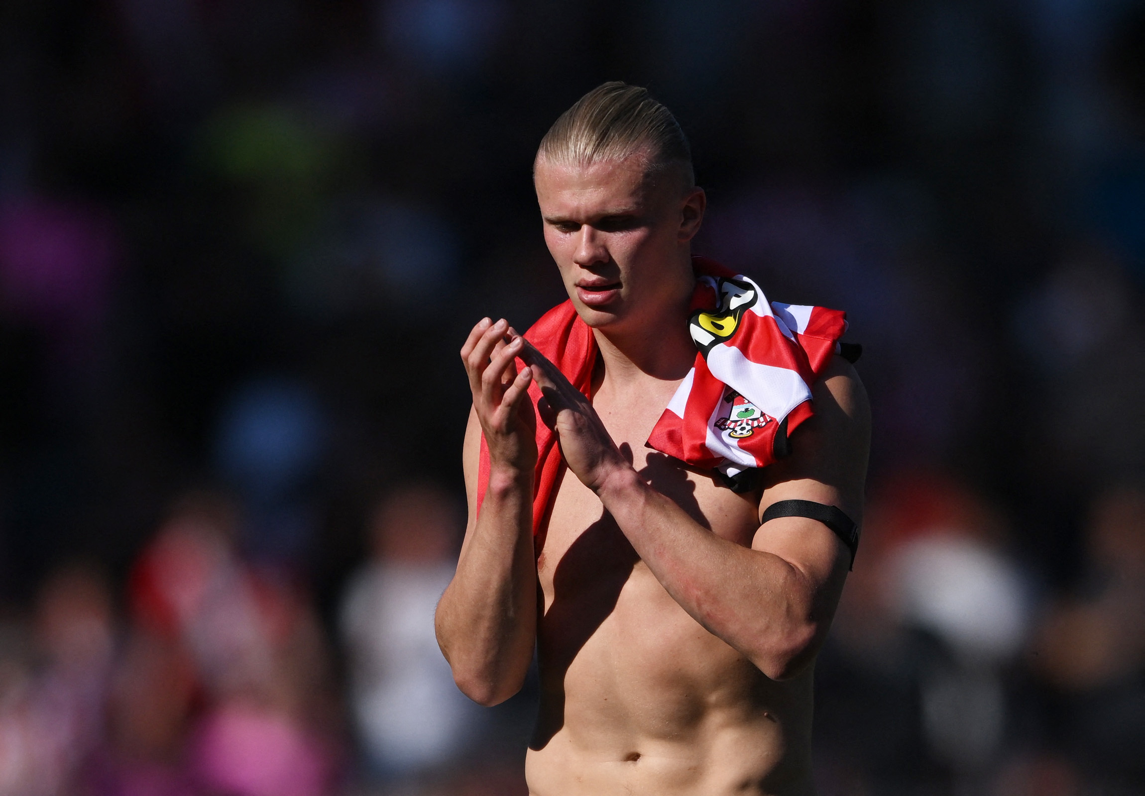 2025-05-10T160639Z_1721641620_UP1EL5A18R2YV_RTRMADP_3_SOCCER-ENGLAND-SOU-MCI-REPORT