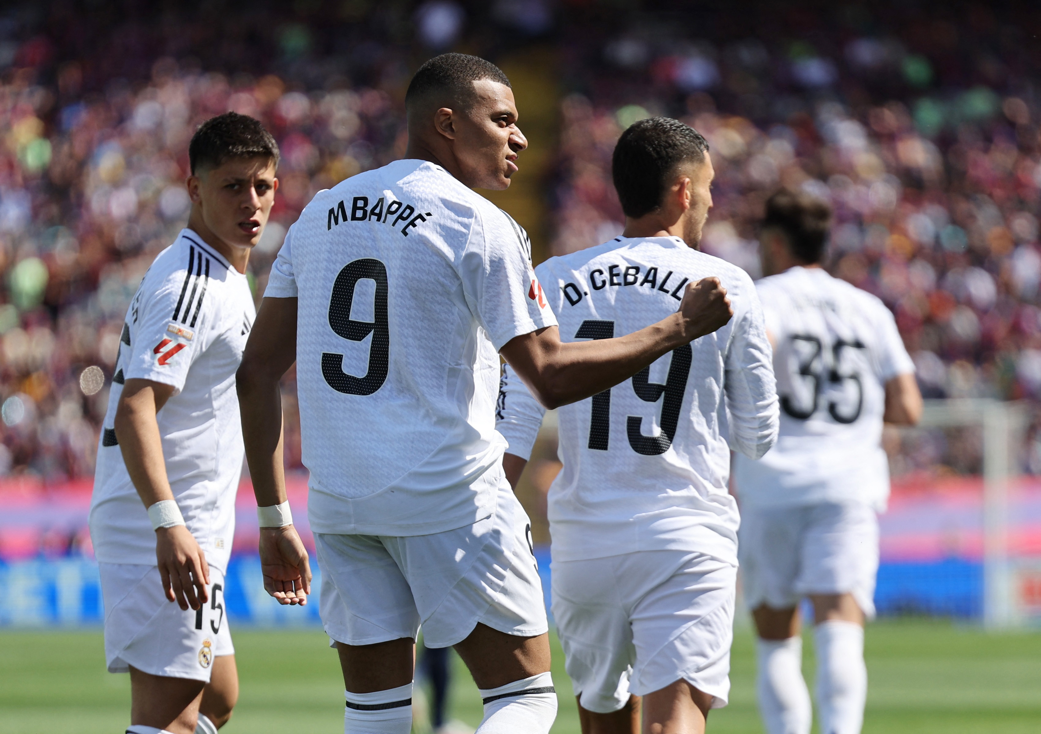 2025-05-11T143216Z_1144607399_UP1EL5B14DQ4Z_RTRMADP_3_SOCCER-SPAIN-BAR-RMA-REPORT