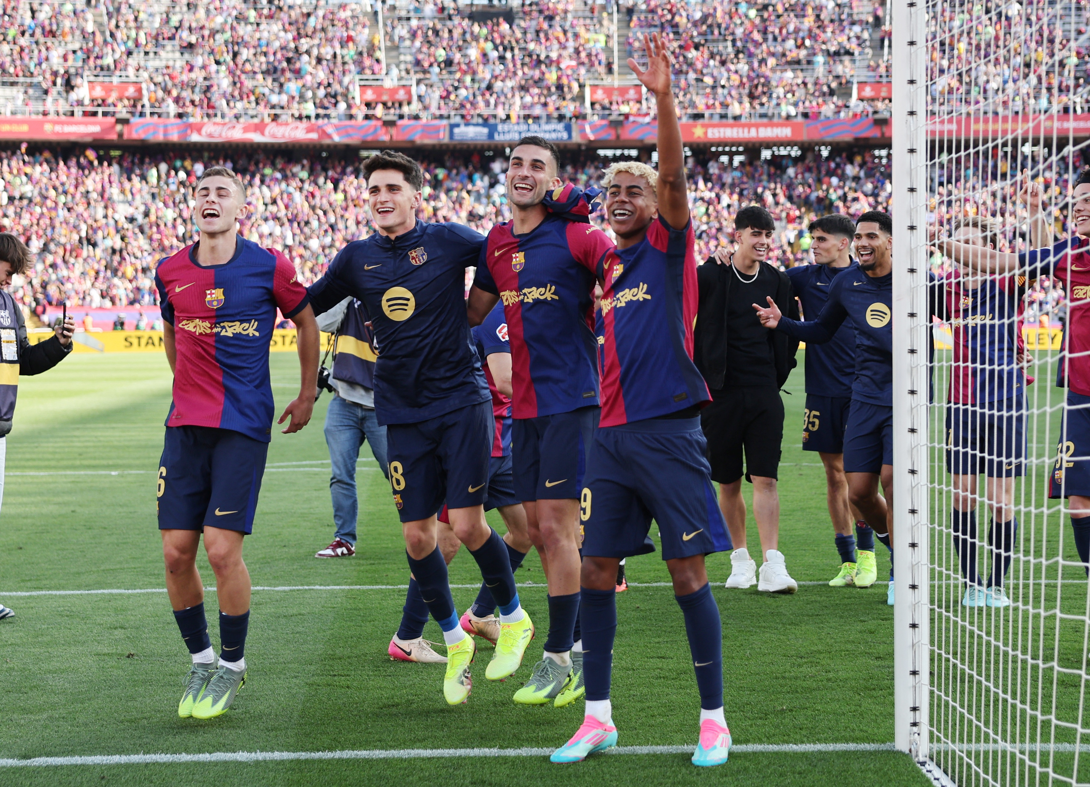 2025-05-11T170933Z_1238503666_UP1EL5B1BNWFX_RTRMADP_3_SOCCER-SPAIN-BAR-RMA-REPORT