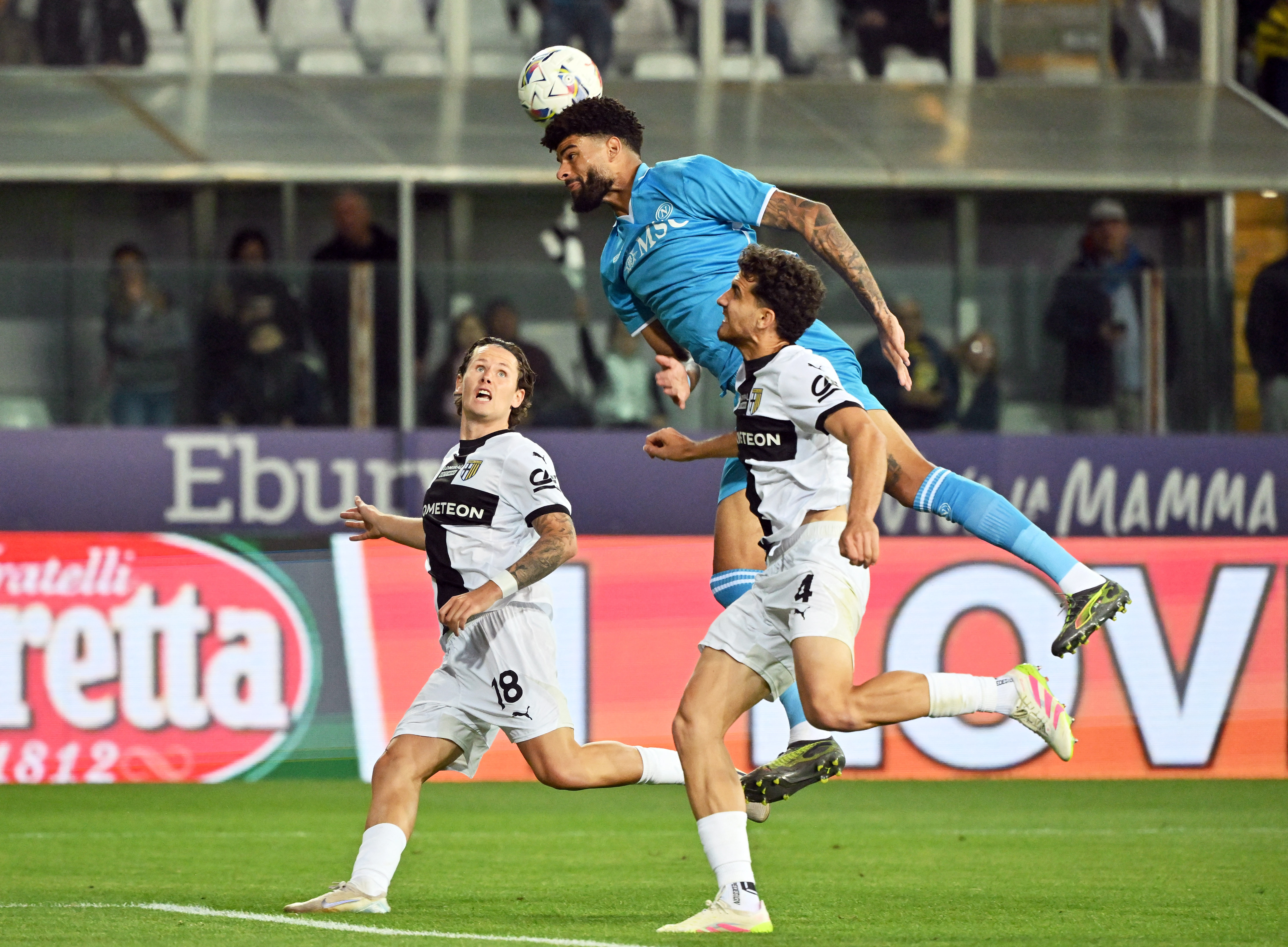 2025-05-18T204923Z_340160028_UP1EL5I1LU9NJ_RTRMADP_3_SOCCER-ITALY-PAR-NAP-REPORT