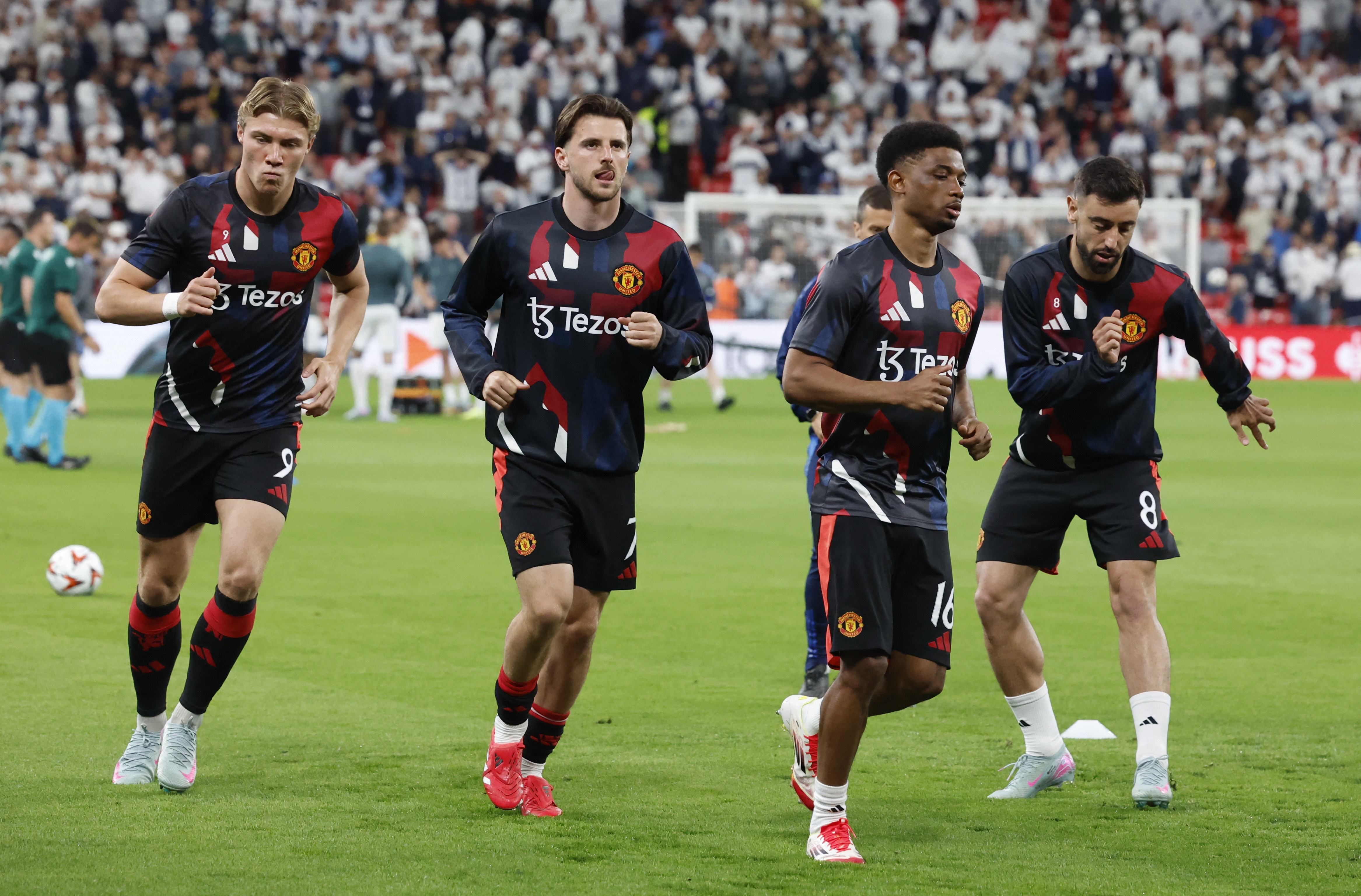 2025-05-21T182812Z_1472892580_UP1EL5L1FAY7O_RTRMADP_3_SOCCER-EUROPA-TOT-MUN-REPORT