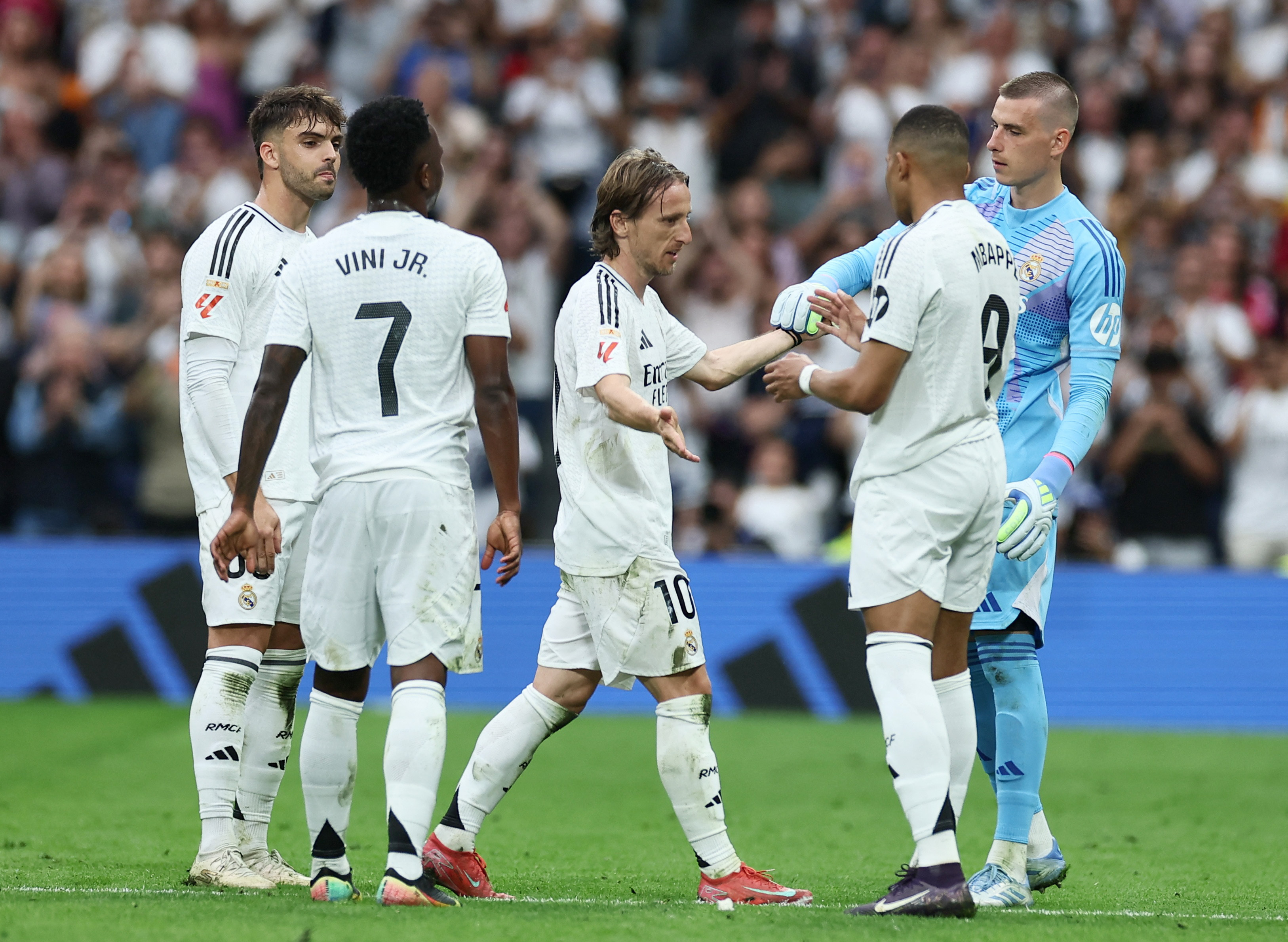 2025-05-24T161202Z_873770627_UP1EL5O1901JF_RTRMADP_3_SOCCER-SPAIN-RMA-RSO-REPORT