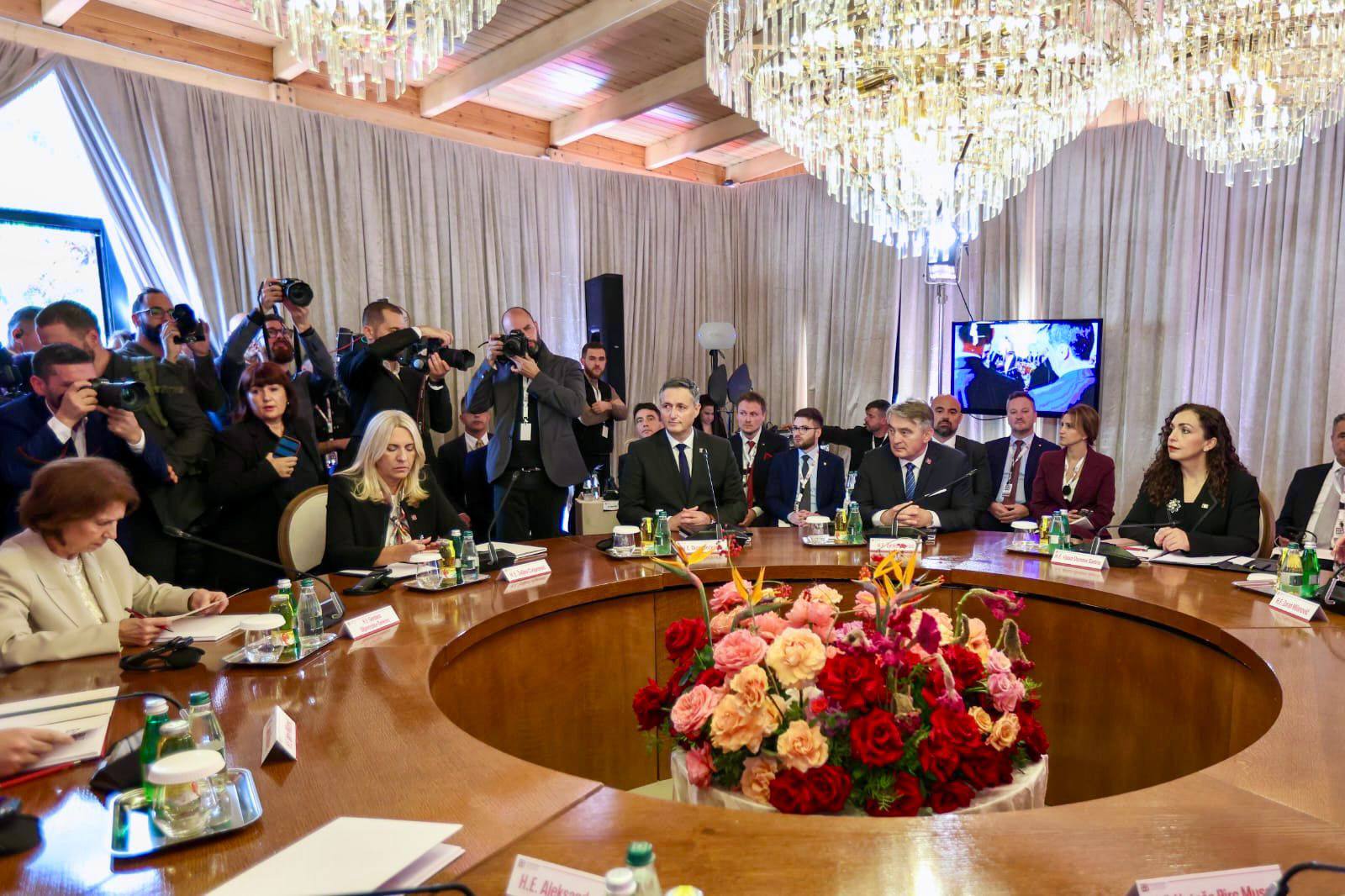 viber_image_2025-10-06_12-42-37-022