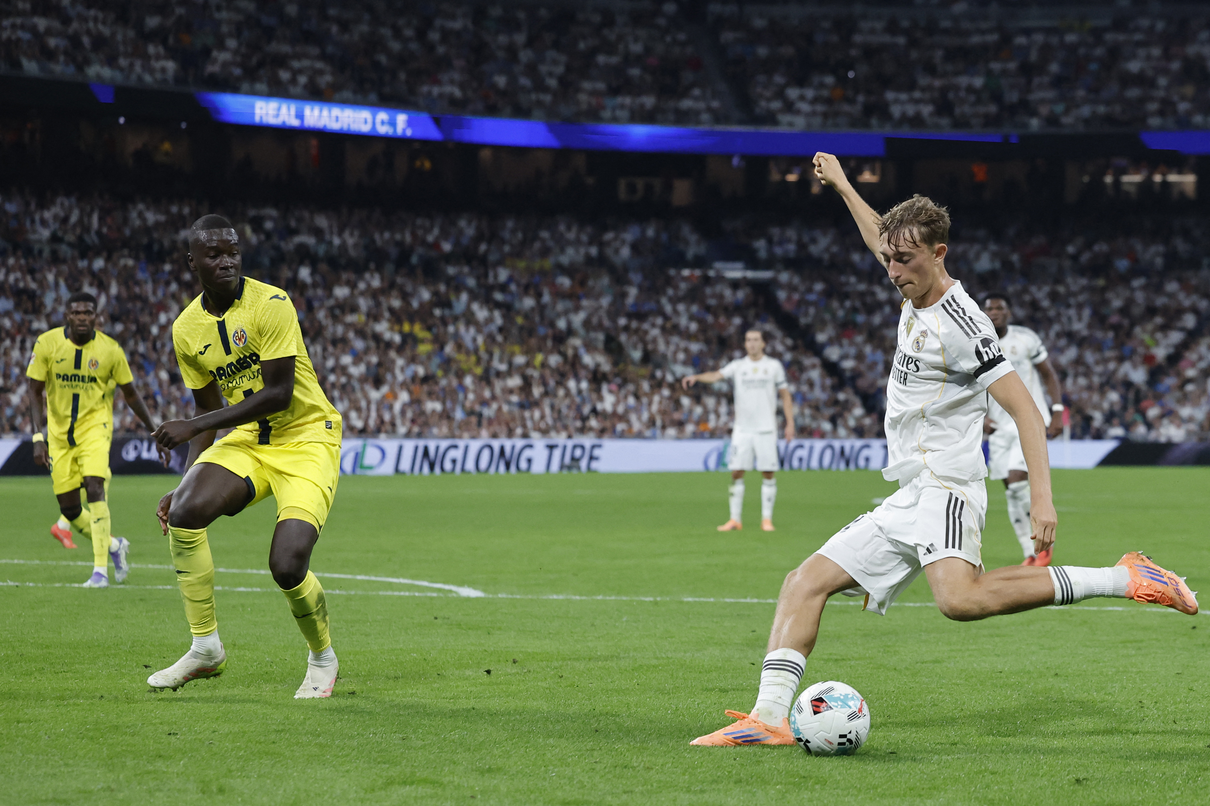 Real Madrid's Spanish defender #24 Dean Huijsen