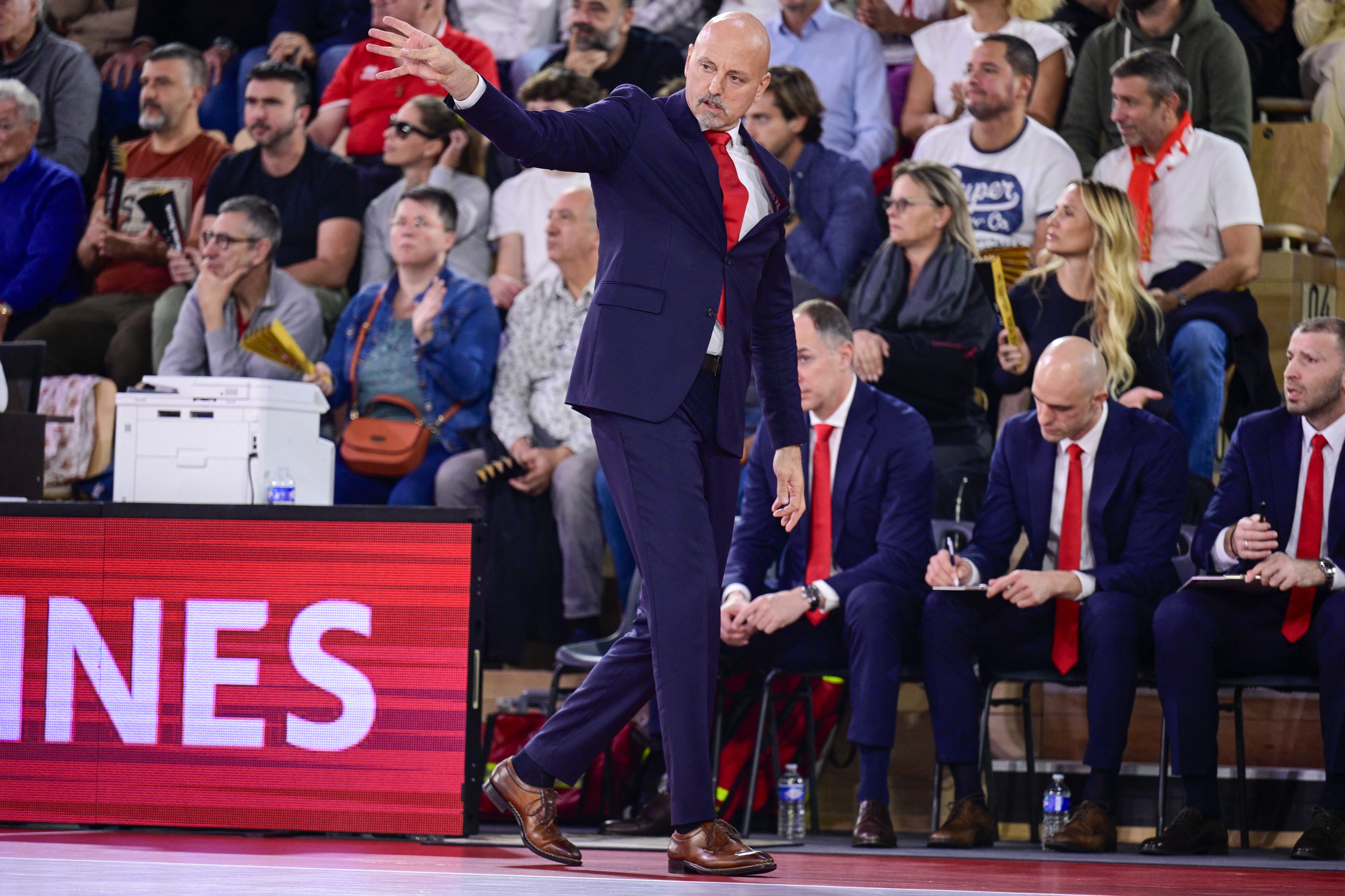 AS Monaco's Serbian head coach Sasa Obradovic (C) gestures during the Euroleague Basketball match between AS Monaco and Crvena Zvezda Meridianbet Belgrade, at the Gaston-Medecin arena in Monaco, on November 12, 2024. (Photo by Frederic DIDES / AFP)