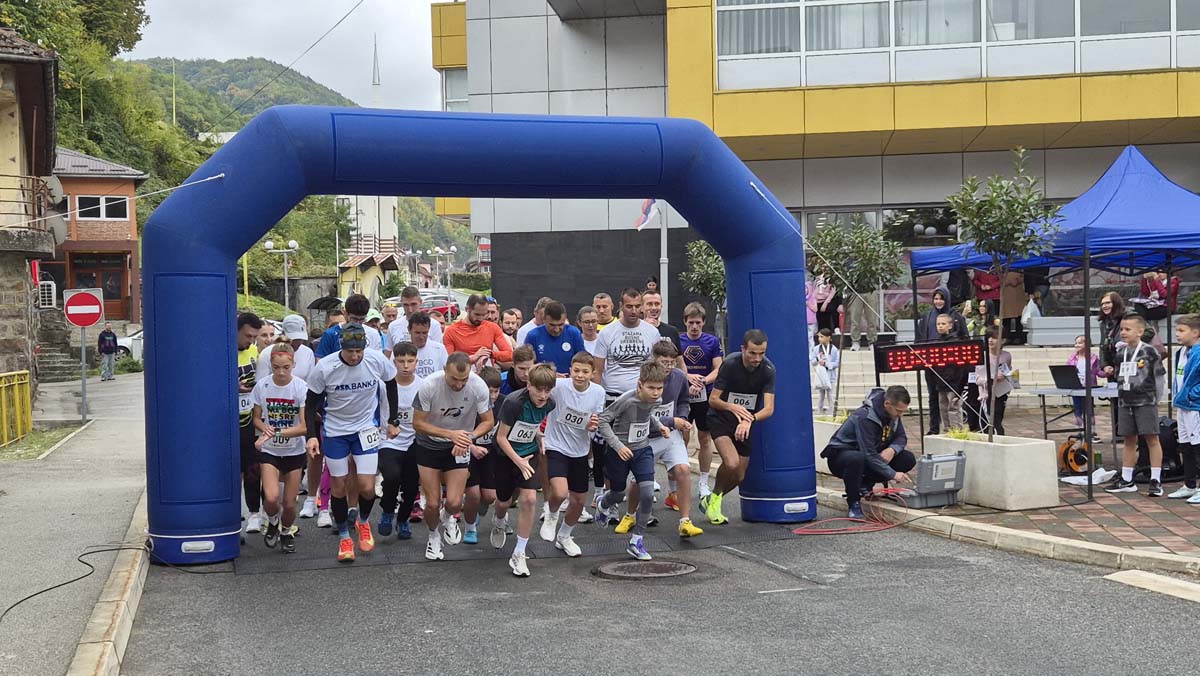 Start  pete trke Stazama Bosne srebrene.jpg