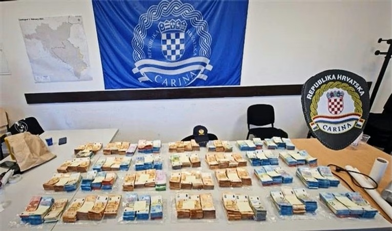 1760802631_19d2514b-e9e0-4d14-b0a.format-avif.width-900