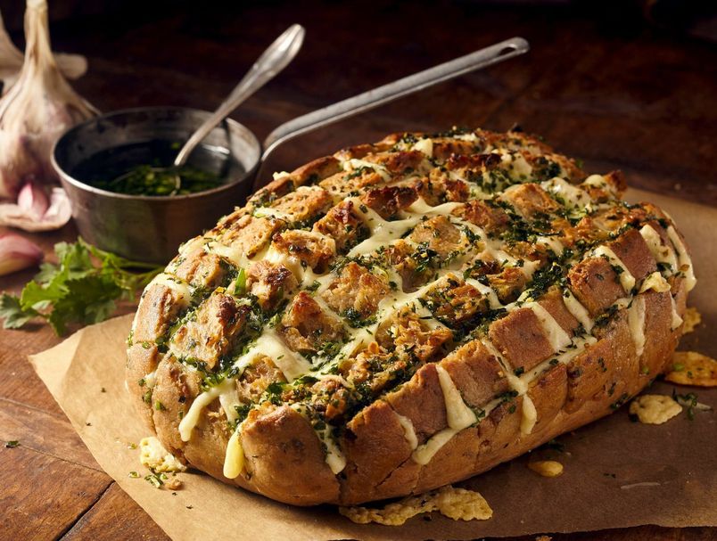 63179874-kruh-s-cesnjakom