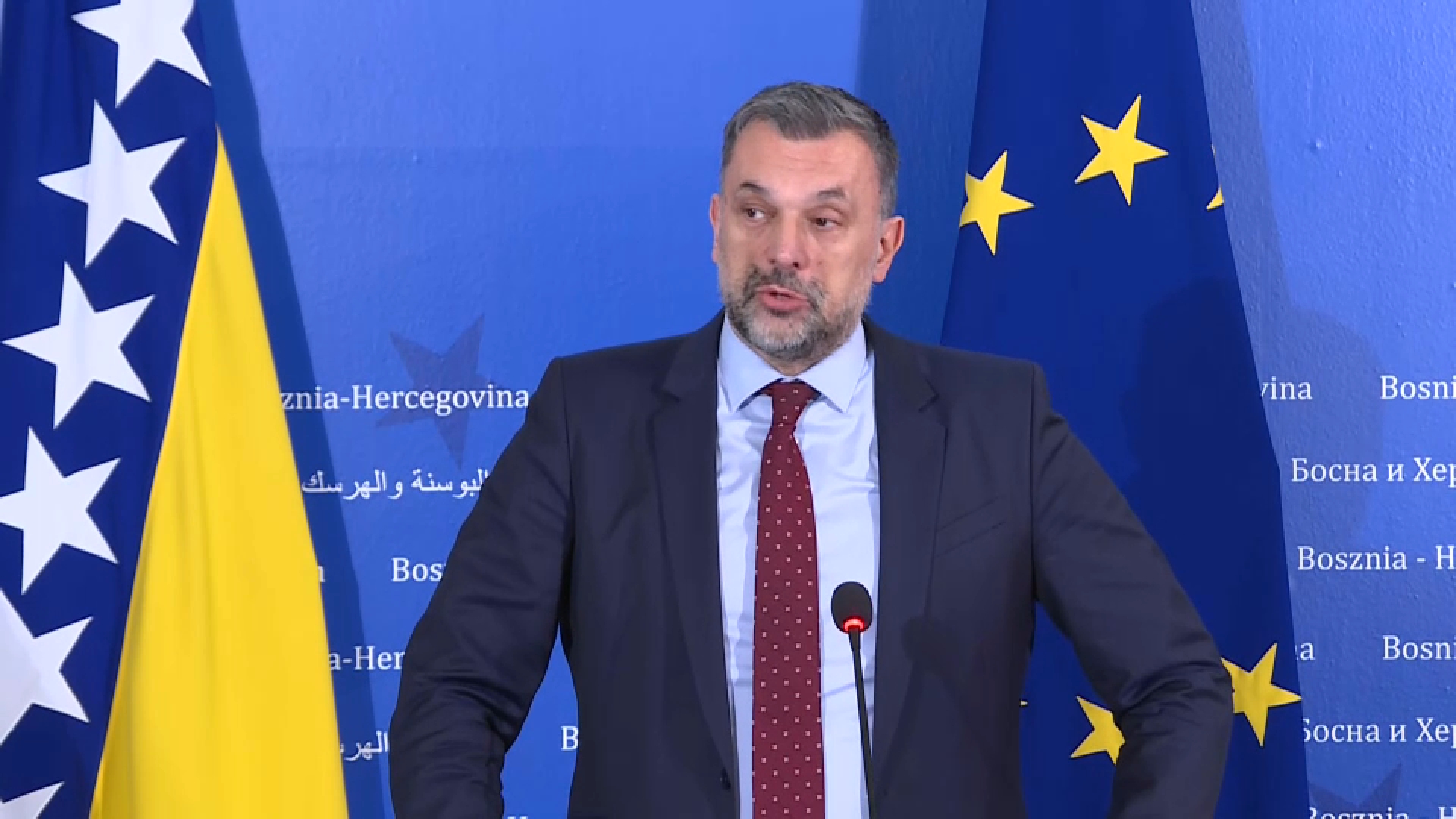 Elmedin Konaković nakon sjednice.jpg