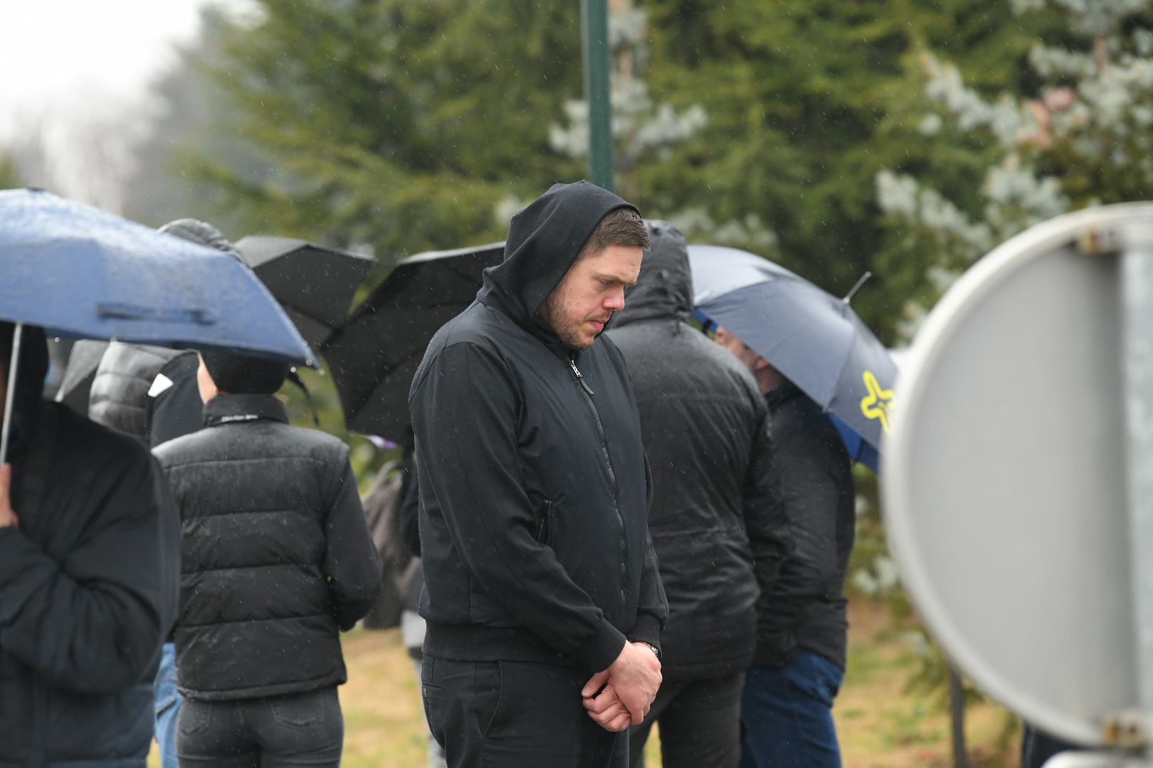 Beograd 12.02.2024. Sahrana košarkaša Dejana Milojevića na Novom Bežanijskom groblju Foto: Amir Hamzagić/Nova.rs