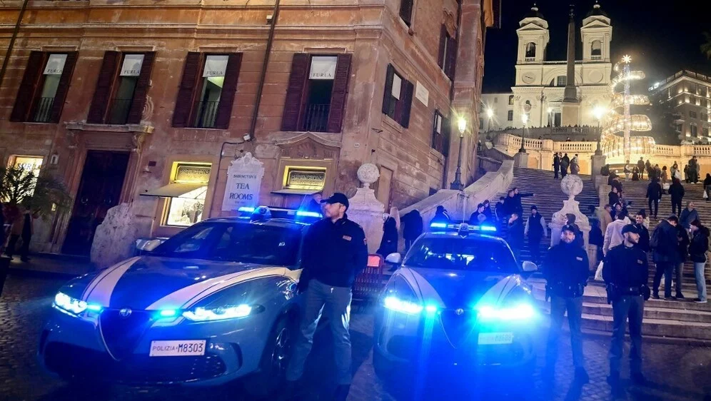 63204467-talijanska-policija-ilustracija