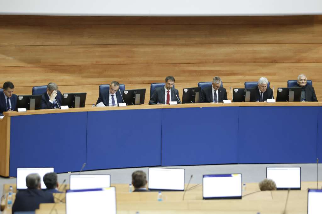 l_03db47ef636adeab7bd2e23f56c472b5