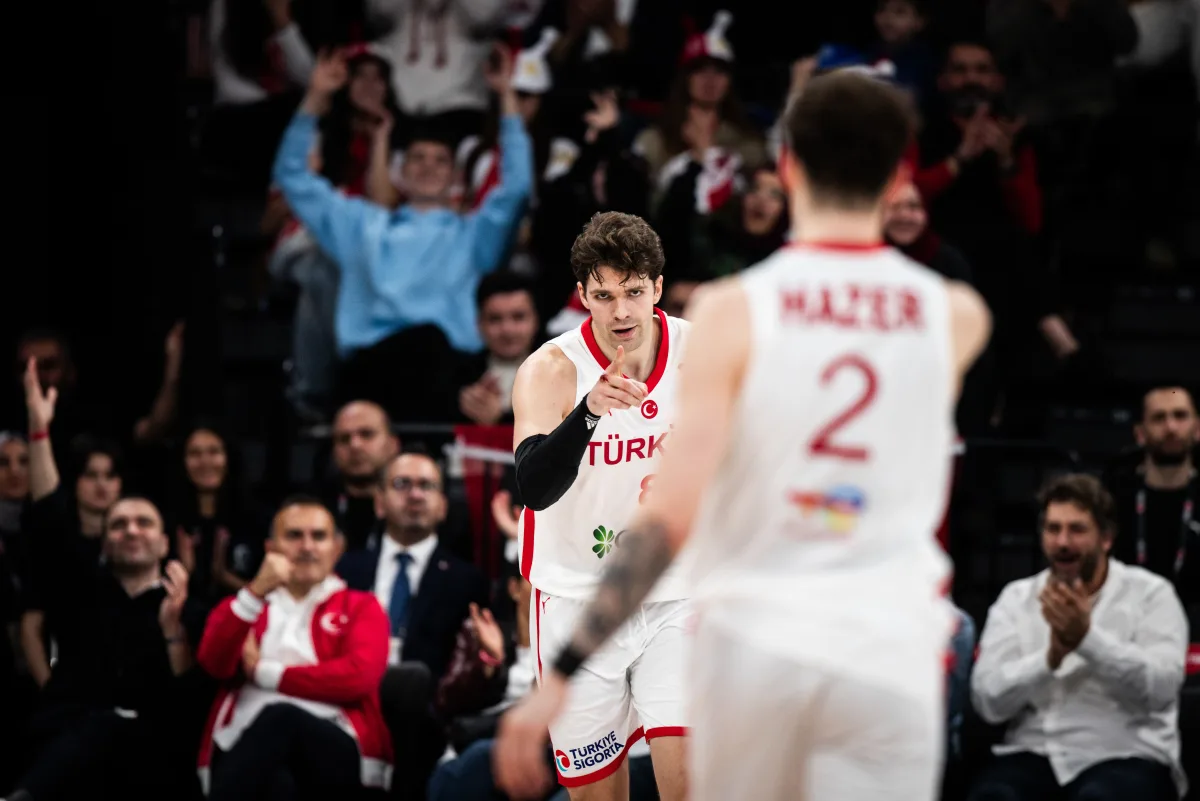 Tarik Biberović slavi