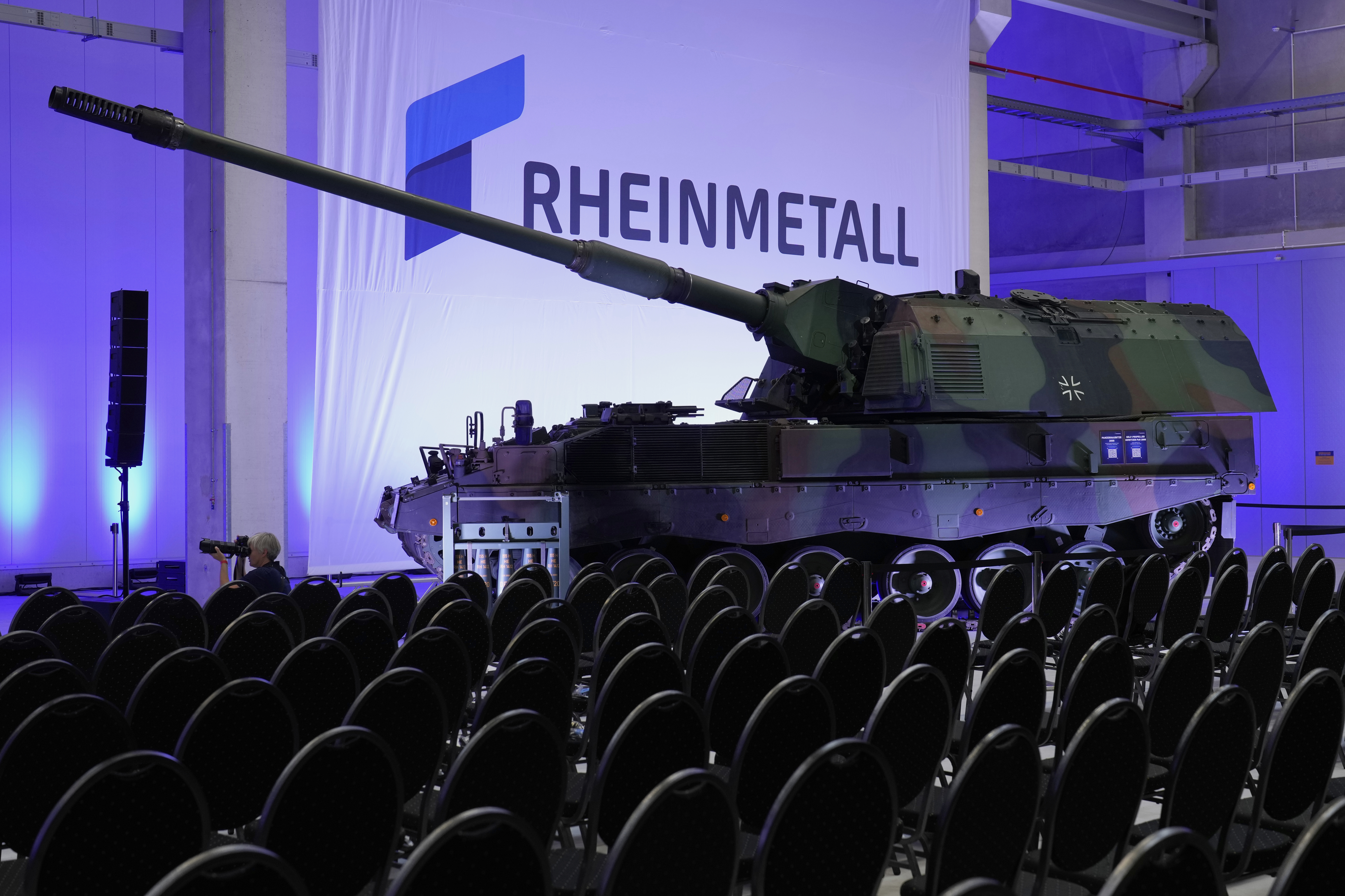 A self propelled Howitzer PzH 2000 of German arms manufacturer Rheinmetall is displayed in Unterluess, Germany, Wednesday, Aug. 27, 2025. (AP Photo/Markus Schreiber)