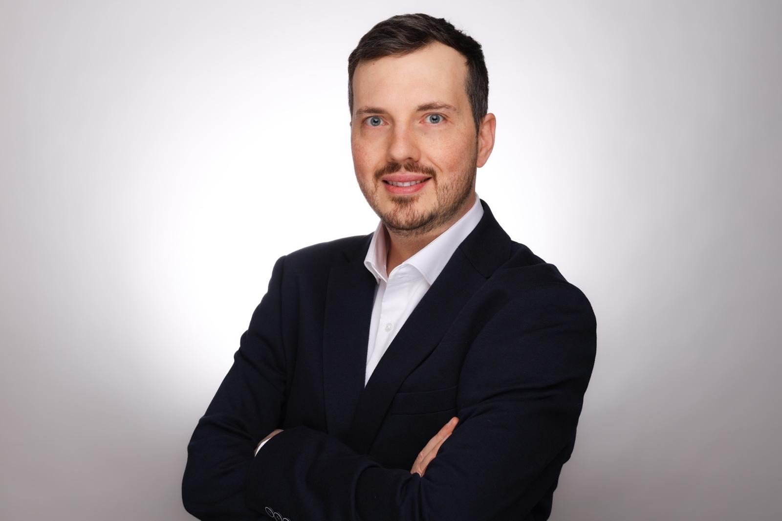 dr. Amir Arnautović