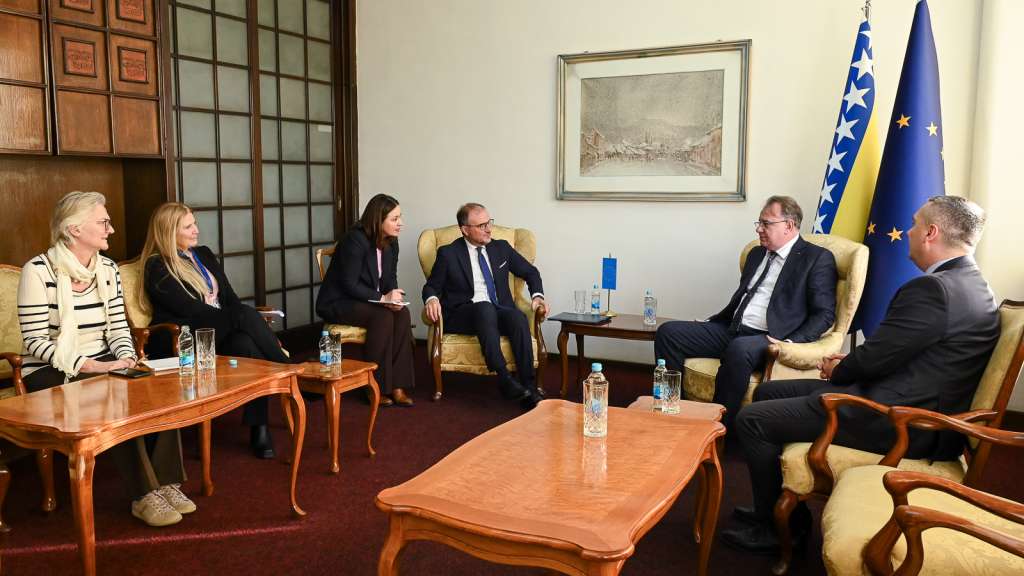 l_692d02fd51e8d66e148c8ccc71937fd7