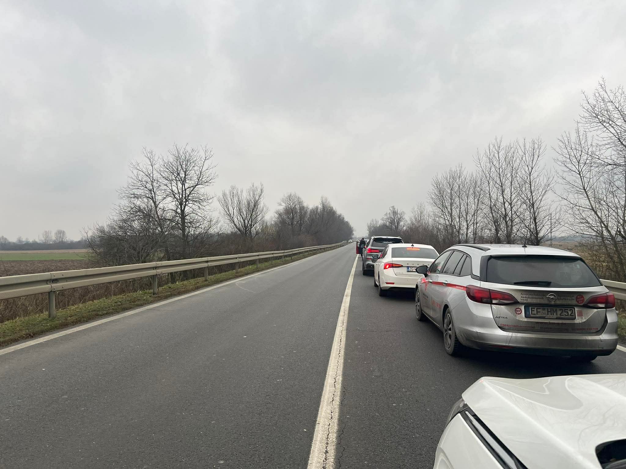 gužve-vozila-kolone-vozila-original-53952E66-DB0D-4407-91BE-4E0033874456