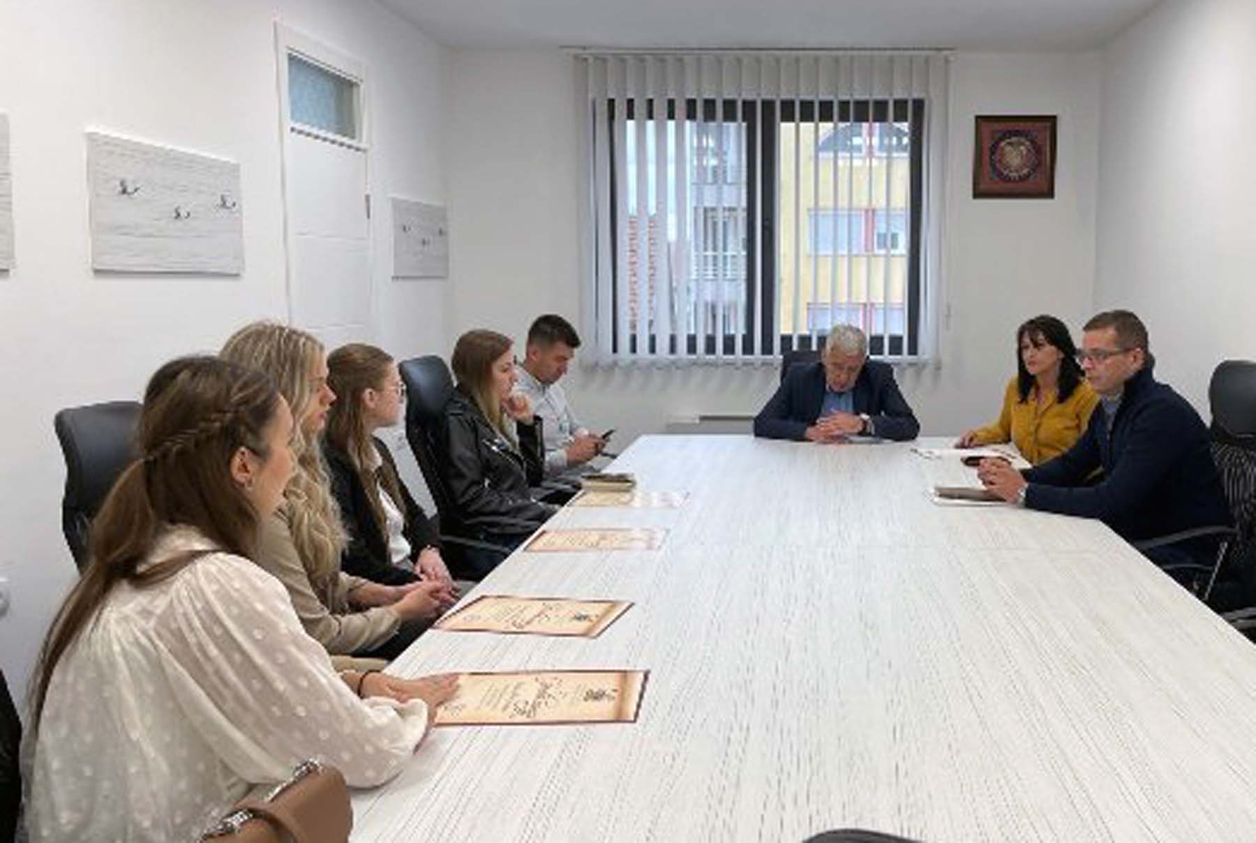 6 Najbolji studenti Bratunca na prijemu kod Načelnikas.jpg