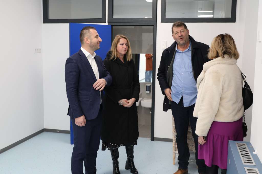 l_67416e7c9cf314aebb4d003f6d4336a5