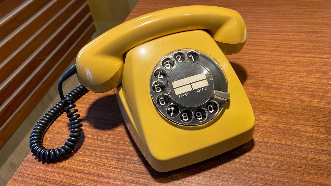retro-phone-7362942_1280