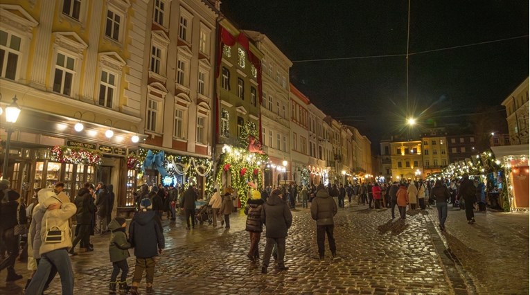 52b4f816-af66-48ca-a365-df43f44eaece