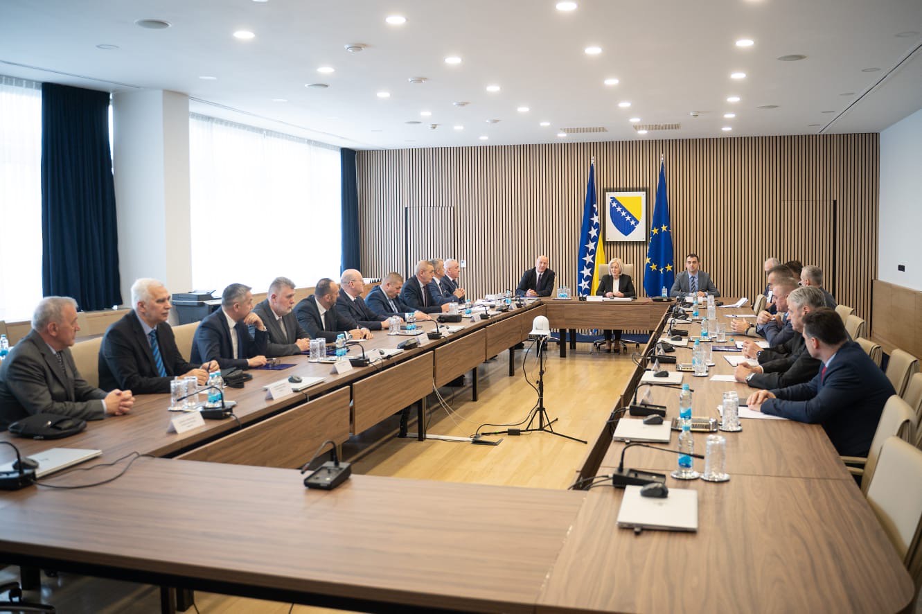 kristo i osa sipa i ostali