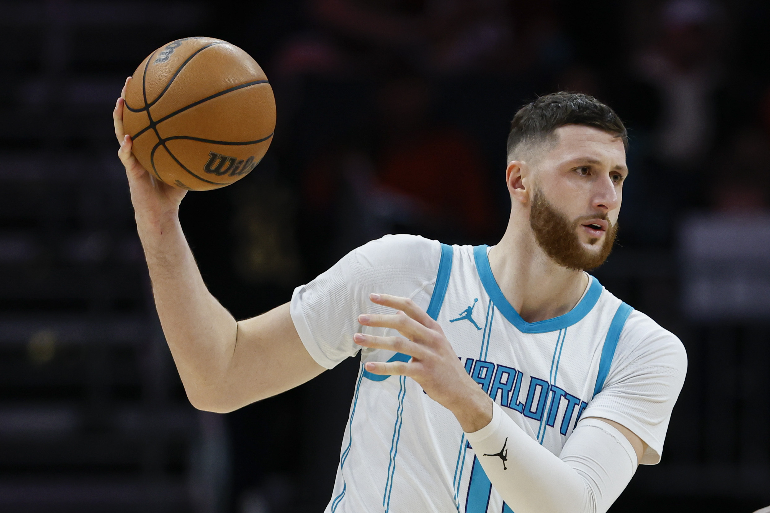 Cavaliers Hornets Basketball