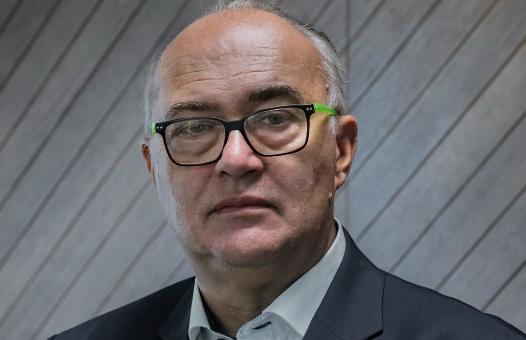 goran-karadzic-intro