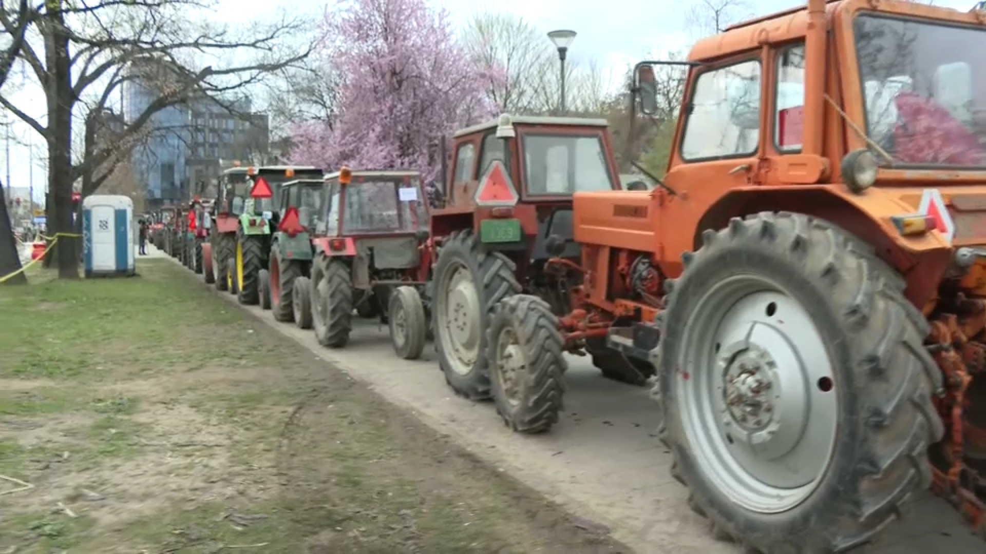 1741938571-traktori3