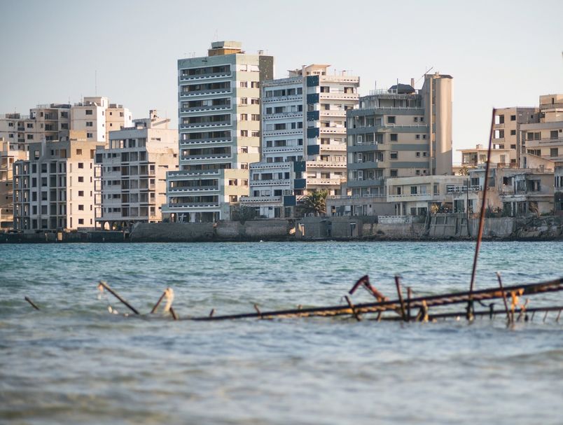 63040558-napusta-cetvrt-varosha