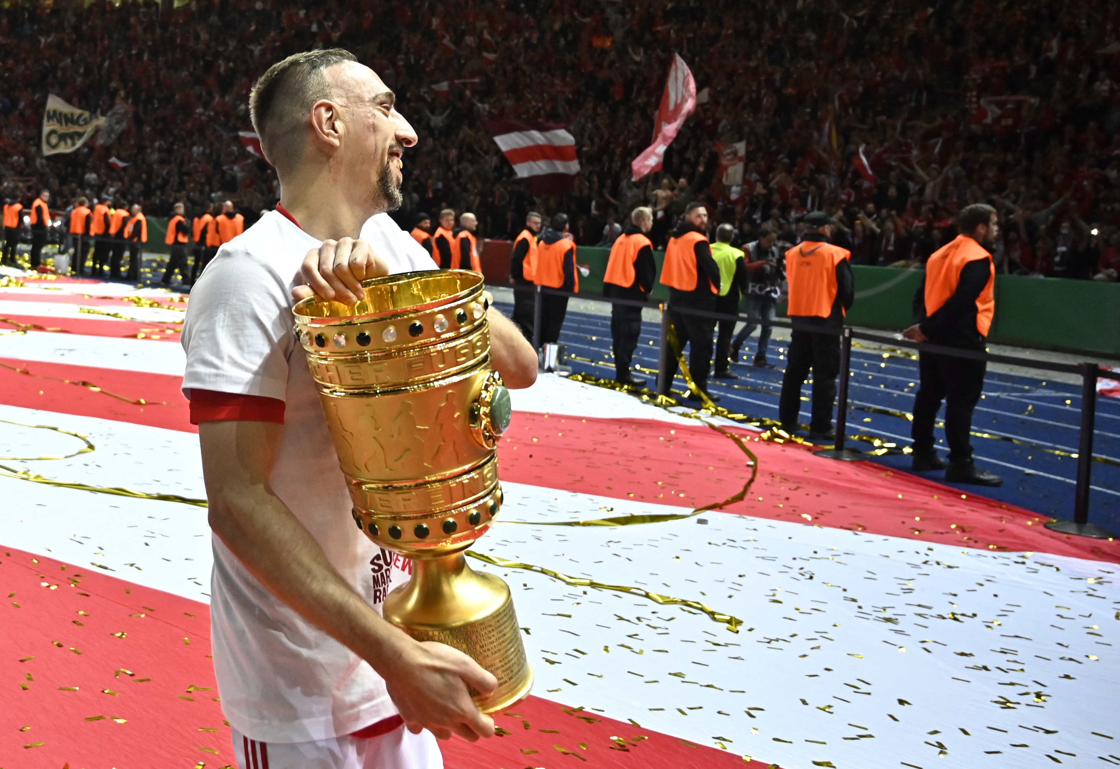 FBL-GER-CUP-LEIPZIG-BAYERN MUNICH-TROPHY