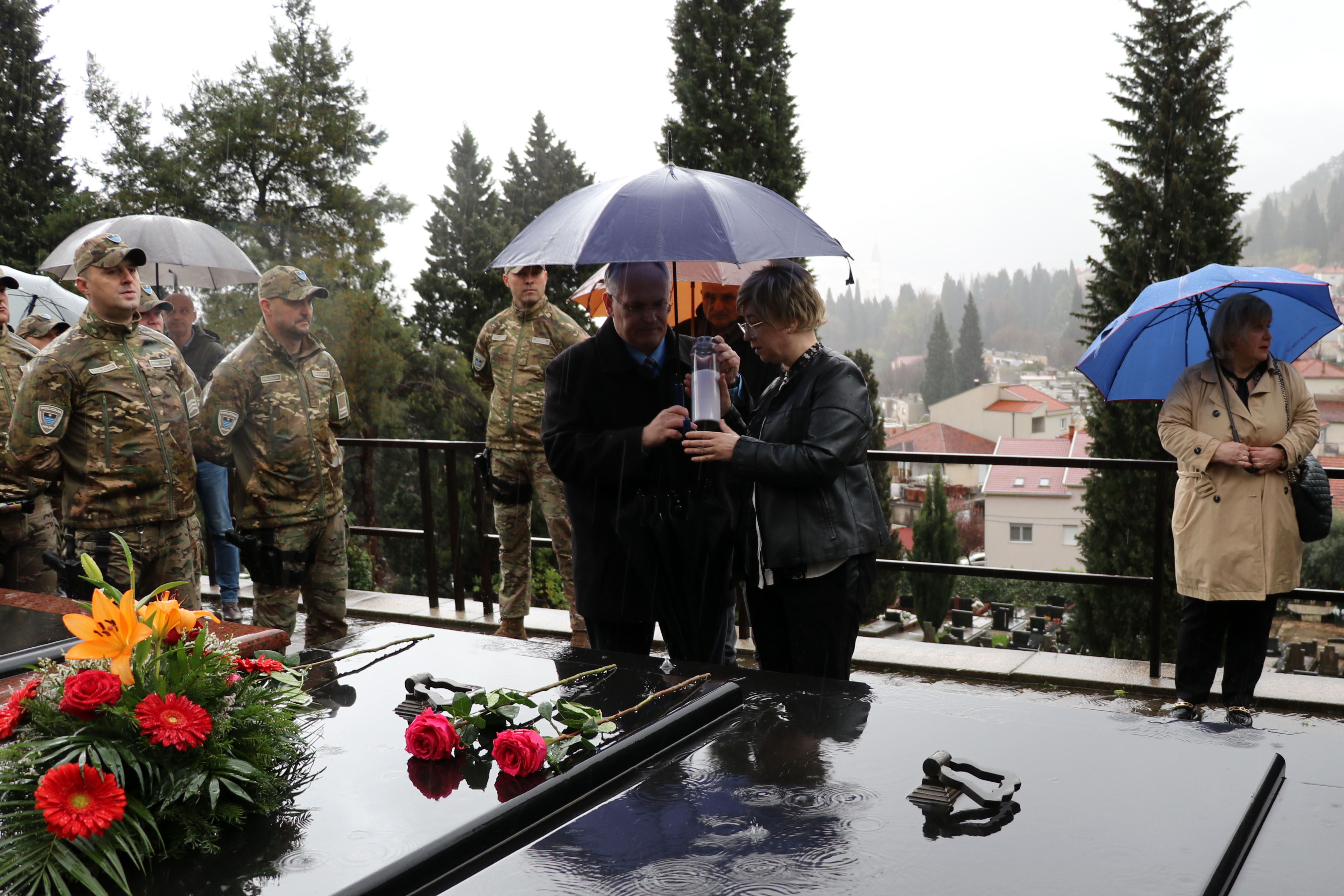 odavanje počasti jozi Leutaru hnk