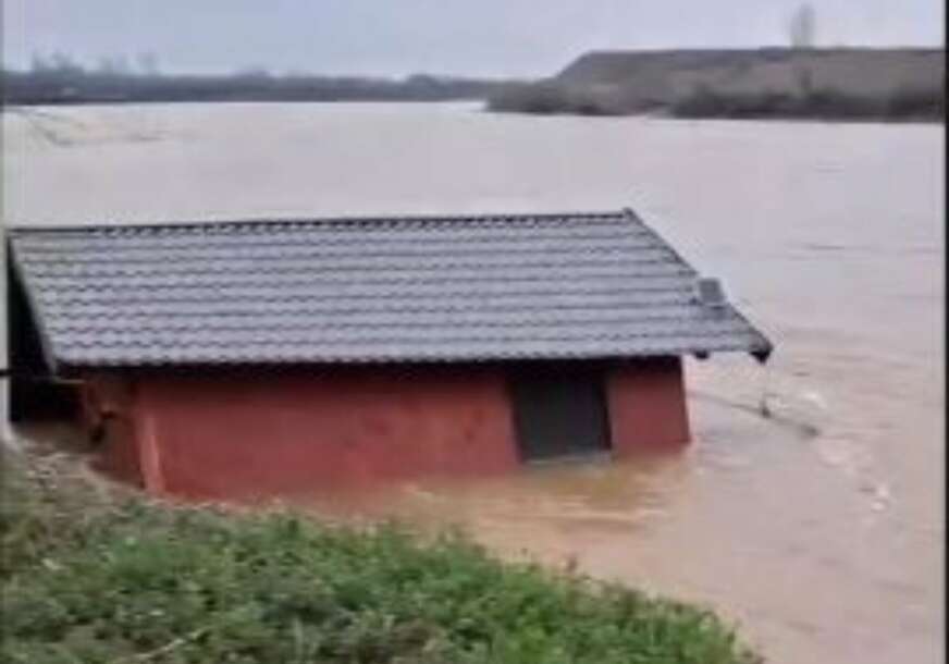 vikendica-odzak-poplave-872x610