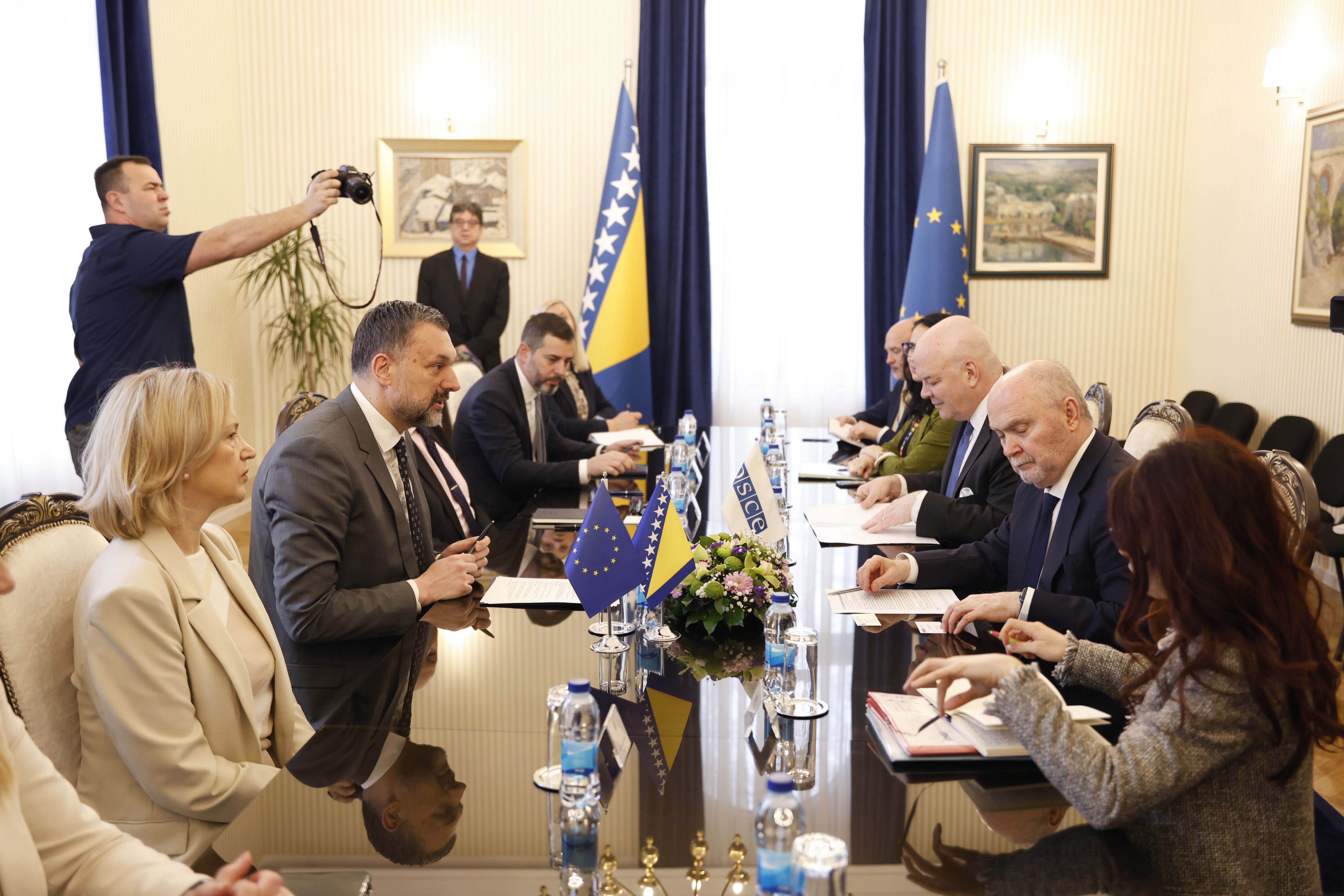 a572f53b11968b5900d42343af375e69