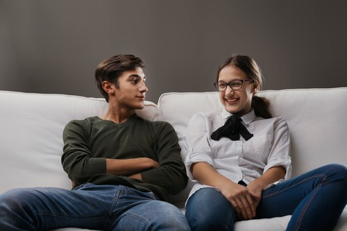 Stories, laughter mingle for couch-bound young adults