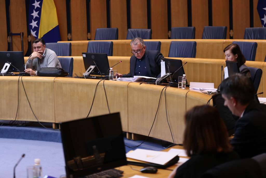 l_aca5db037cfb589e80b56c4e27a5d1e3