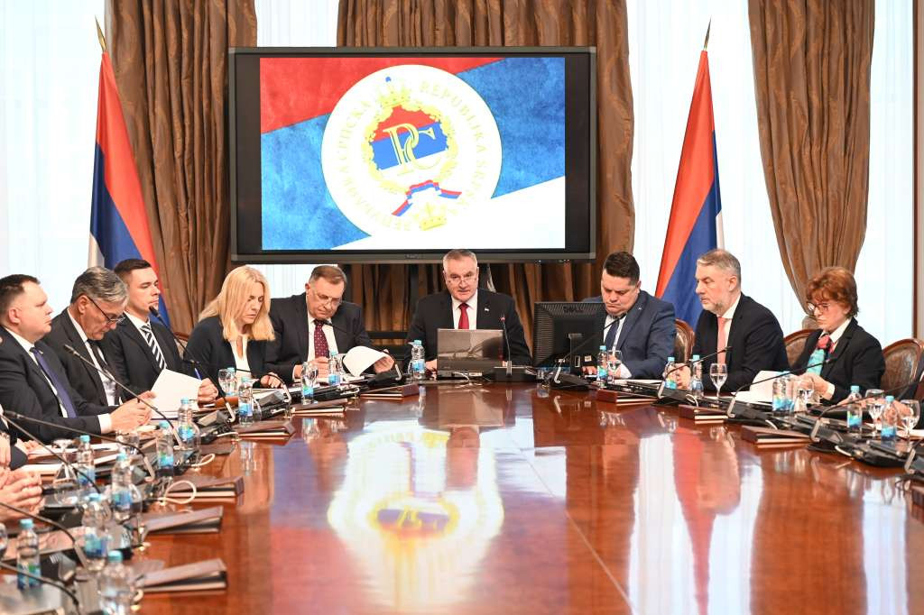 prosirena-sjednica-vlade-rs-1743857231