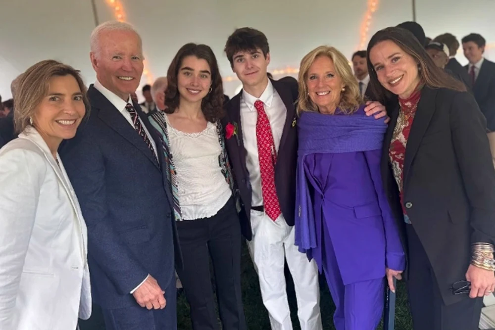 250524-biden-family-ch-1405-00a599