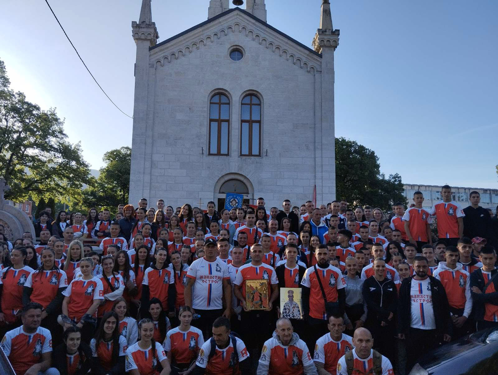 400 hodocasnika iz bilece krenulo u manastir ostrog